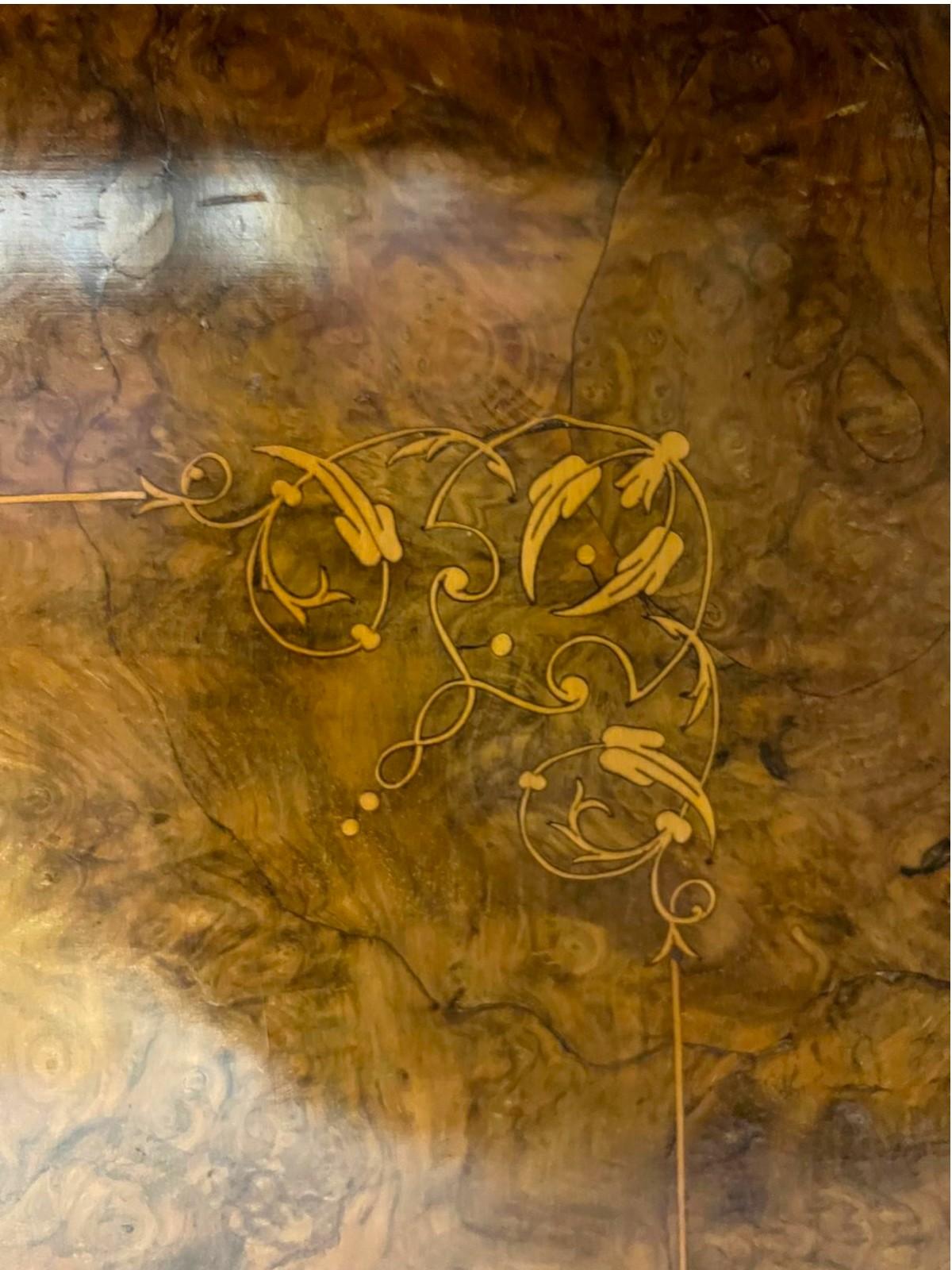 Scrivania Davenport di epoca medio-vittoriana in radica di noce e intarsio, XIX secolo, circa 1860 in vendita 3