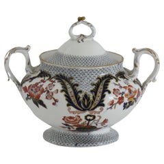 Davenport Porcelain Lidded Bowl in Chinoiserie Pattern 2829, English 1860