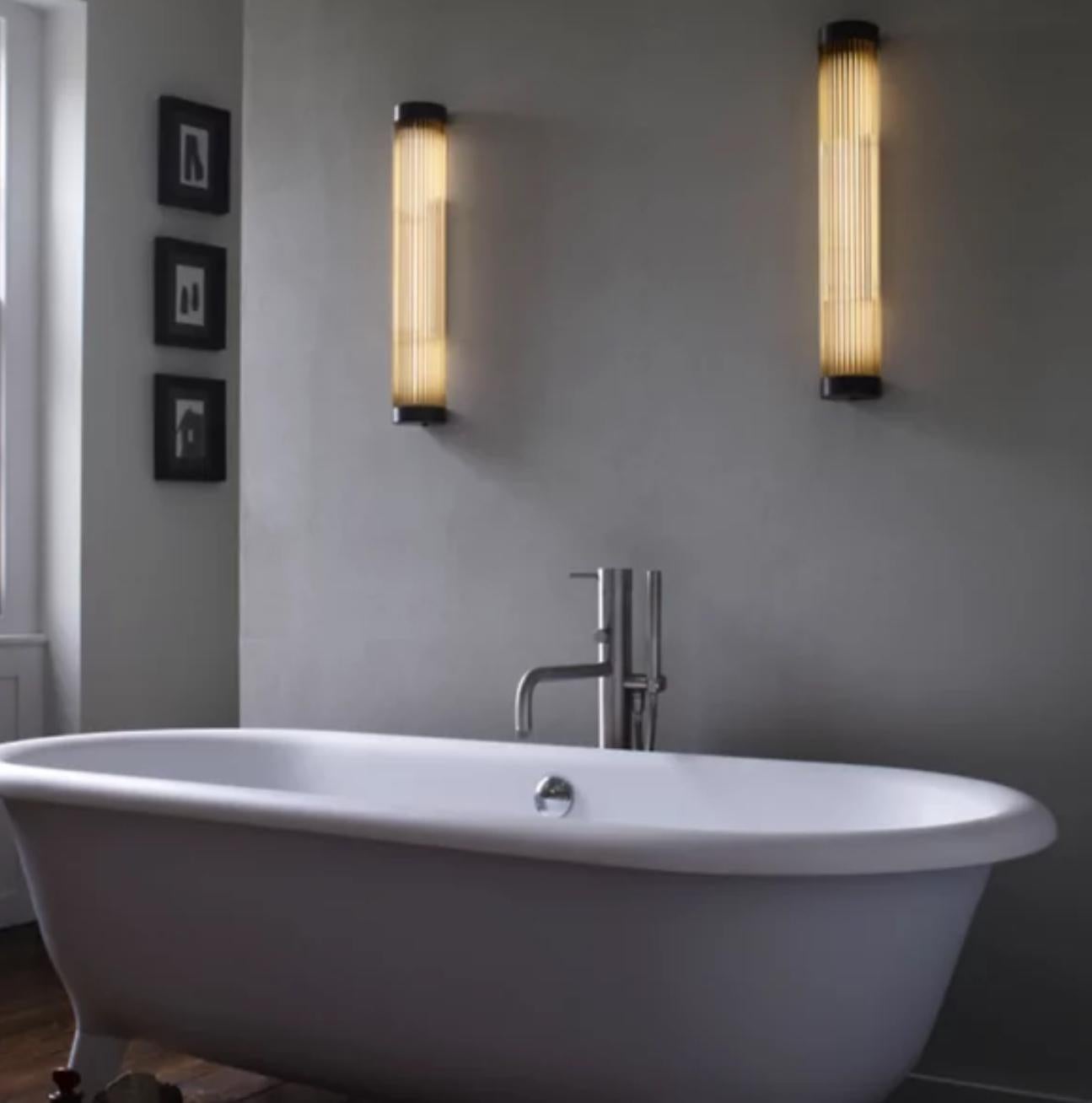 Davey Lighting, applique a colonna stretta da 23,5