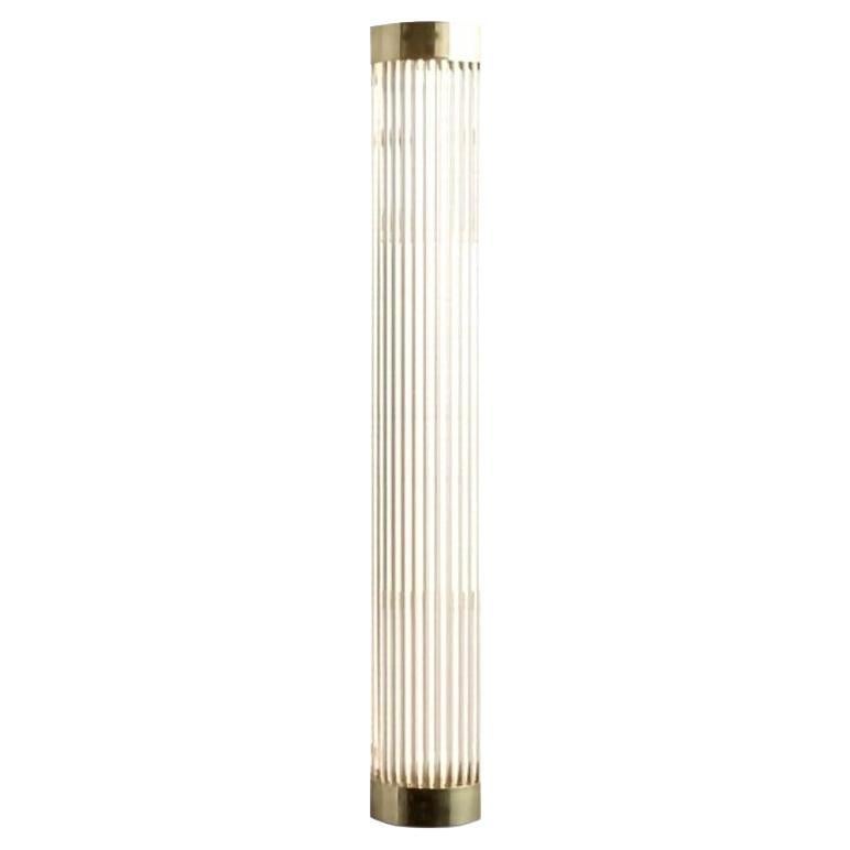 Davey Lighting, applique a colonna stretta da 23,5", ottone, modello 7211, Regno Unito. in vendita