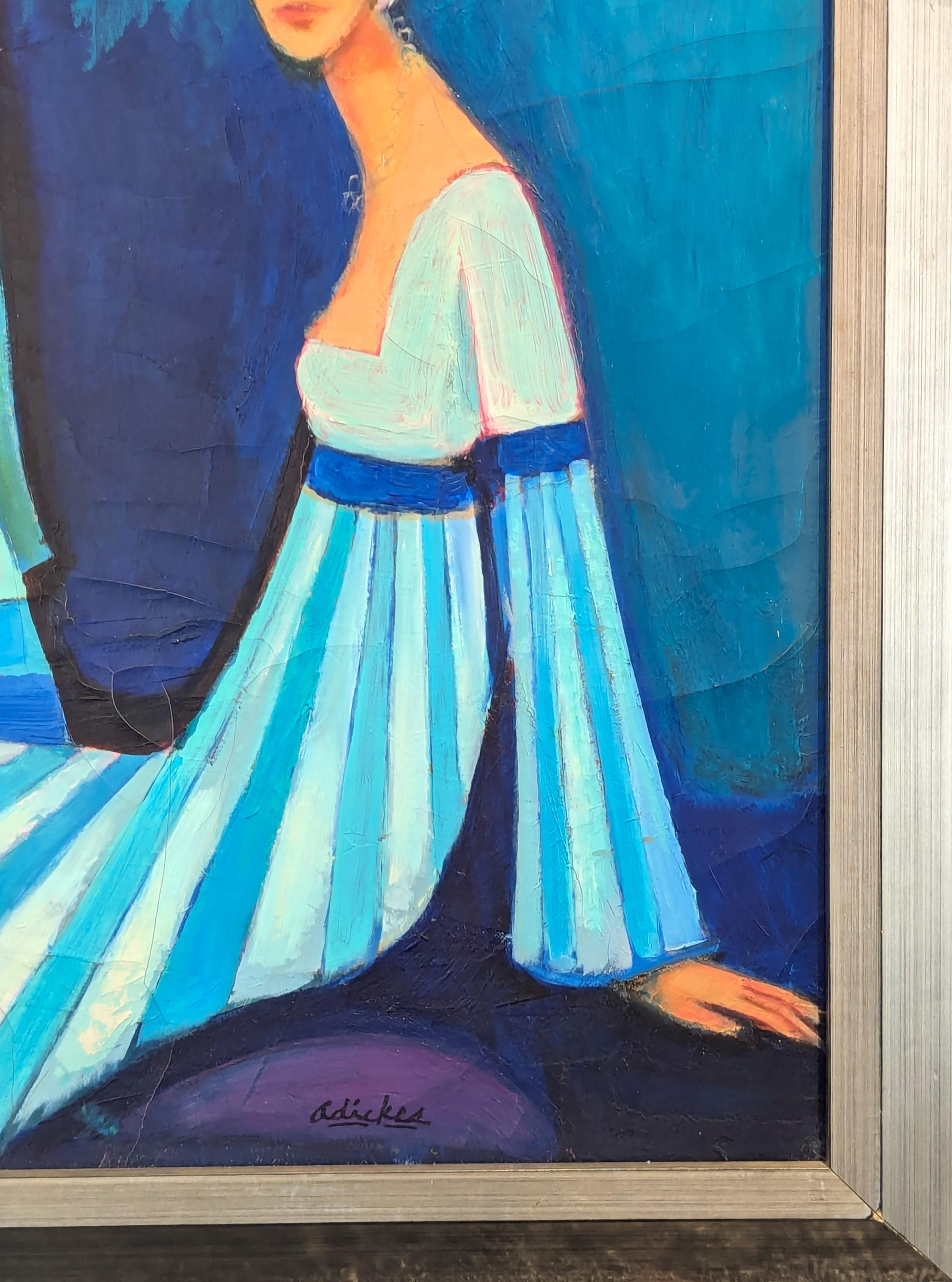 Retrato moderno de inspiración cubista del emblemático artista David Adickes, afincado en Houston. La obra presenta a una pareja de mujeres elegantemente vestidas. Una está de pie y lleva un vestido multicolor y la otra está sentada y vestida de