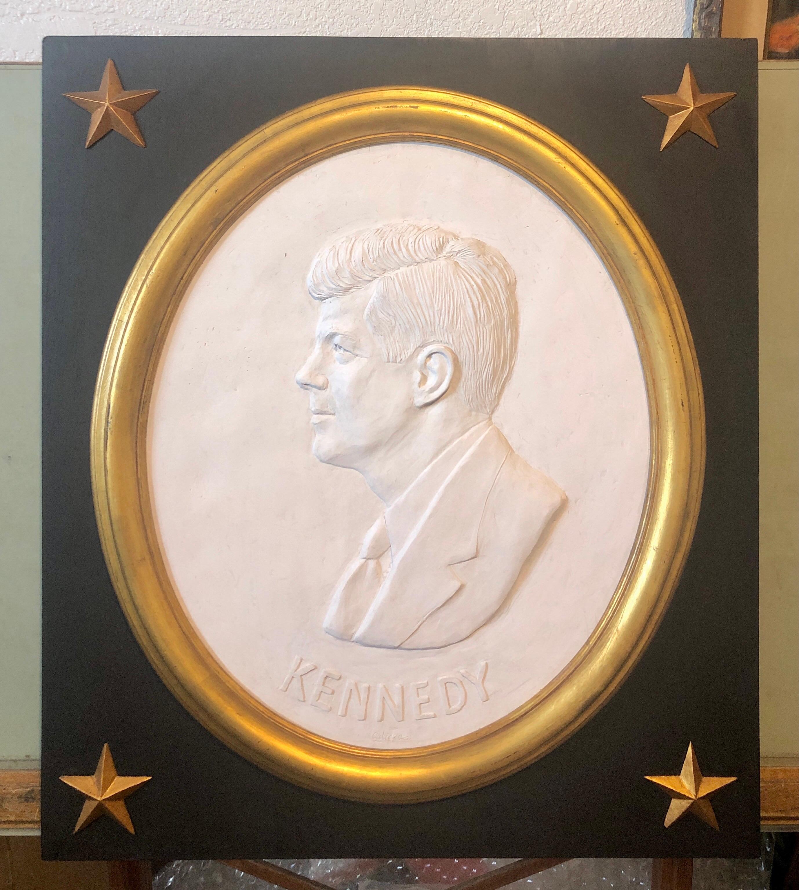 Sculpture peinte en bas-relief de John F Kennedy par l'artiste texan David Pryor Adickes en vente 8