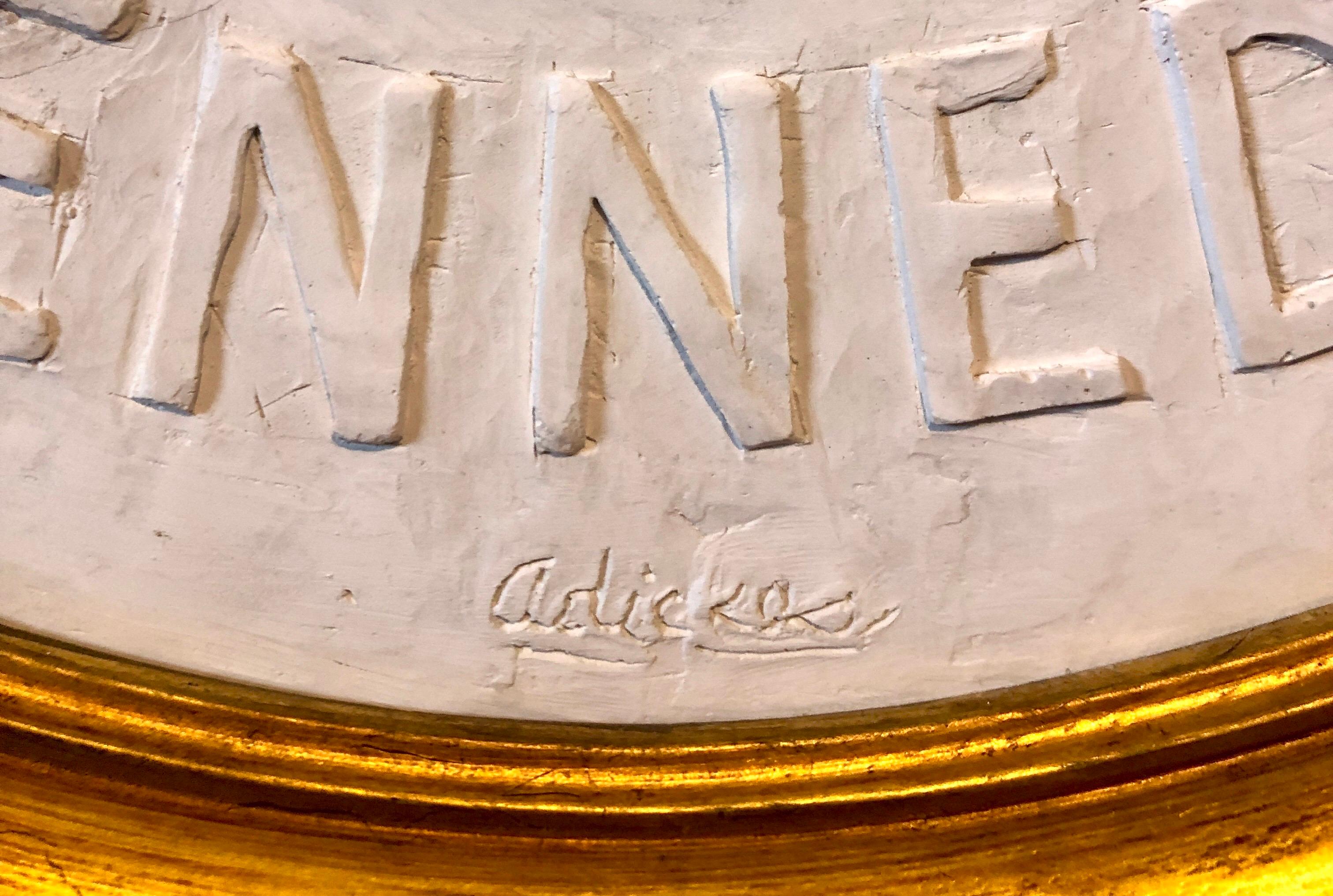 David Pryor Adickes Américain (né en 1927)
John F. Kennedy sculpture en bas-relief en plâtre dans un cadre d'artiste signature incisée en bas au centre. avec des étoiles d'or.
Relief profond, d'une profondeur d'environ 1 pouce
Collectional : de la