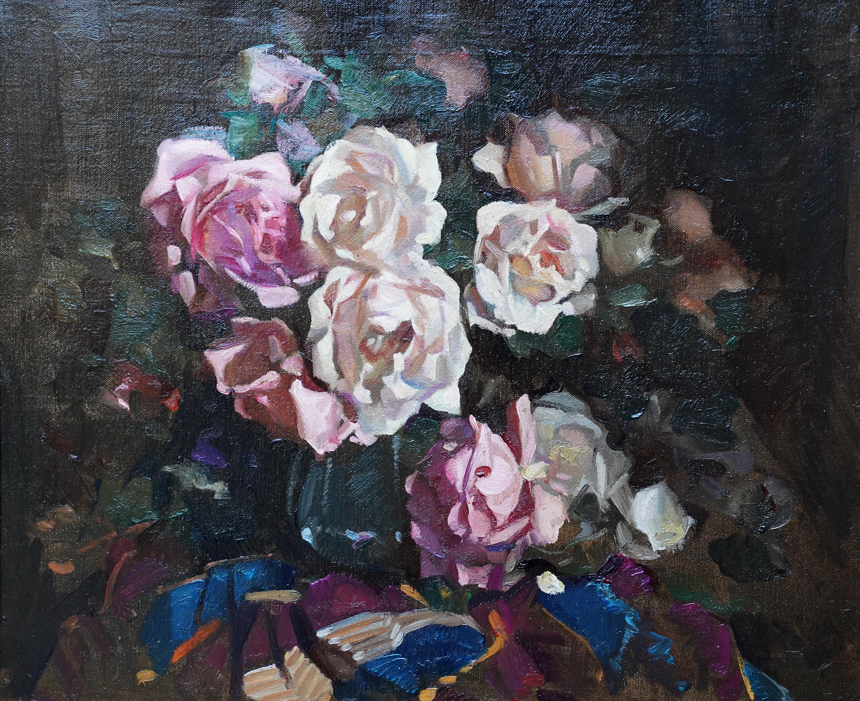 Stillleben mit Rosen – schottisches, farbenfrohes Blumen-Ölgemälde aus den dreißig Jahren – Painting von David Alison