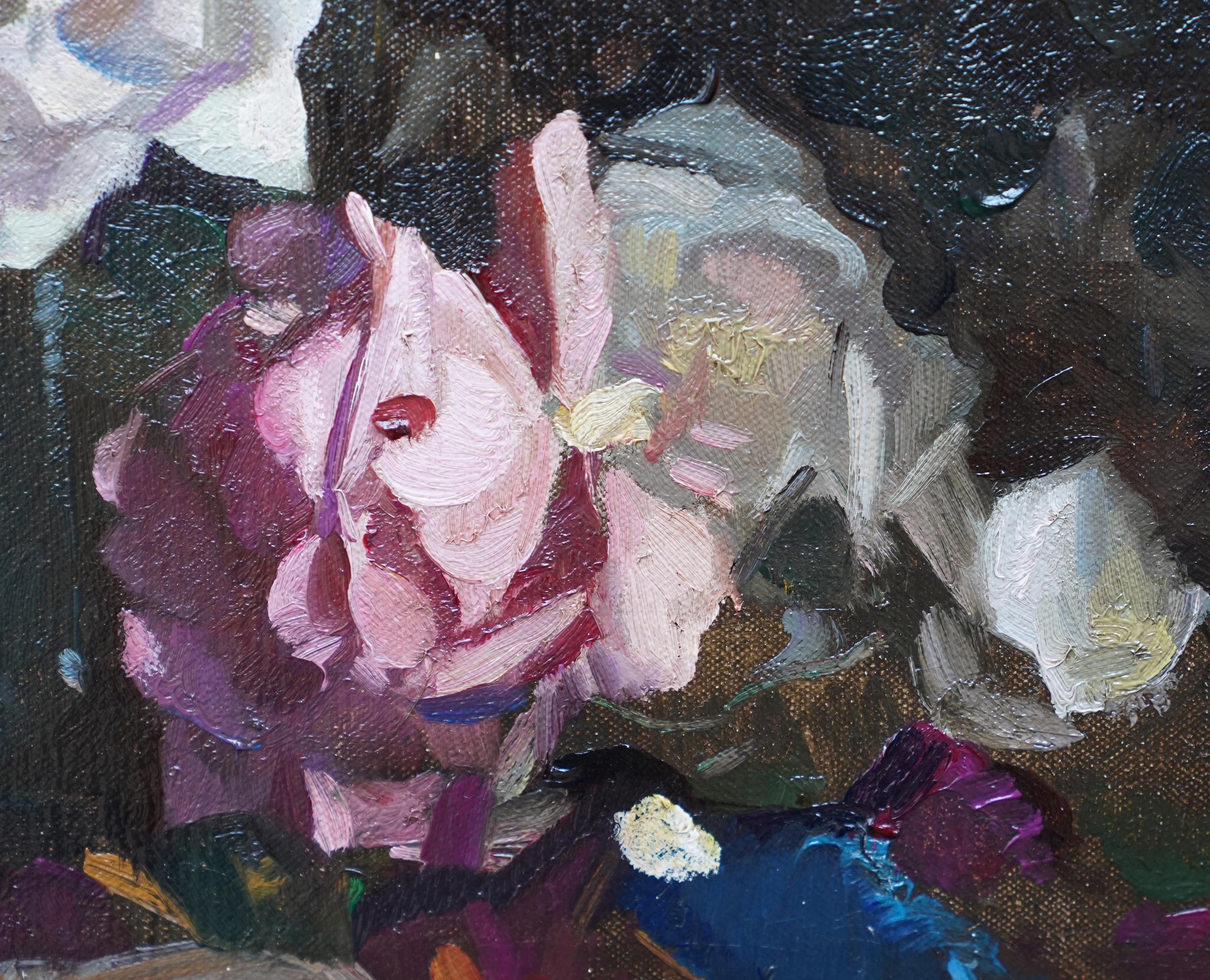 Stillleben mit Rosen – schottisches, farbenfrohes Blumen-Ölgemälde aus den dreißig Jahren im Angebot 2