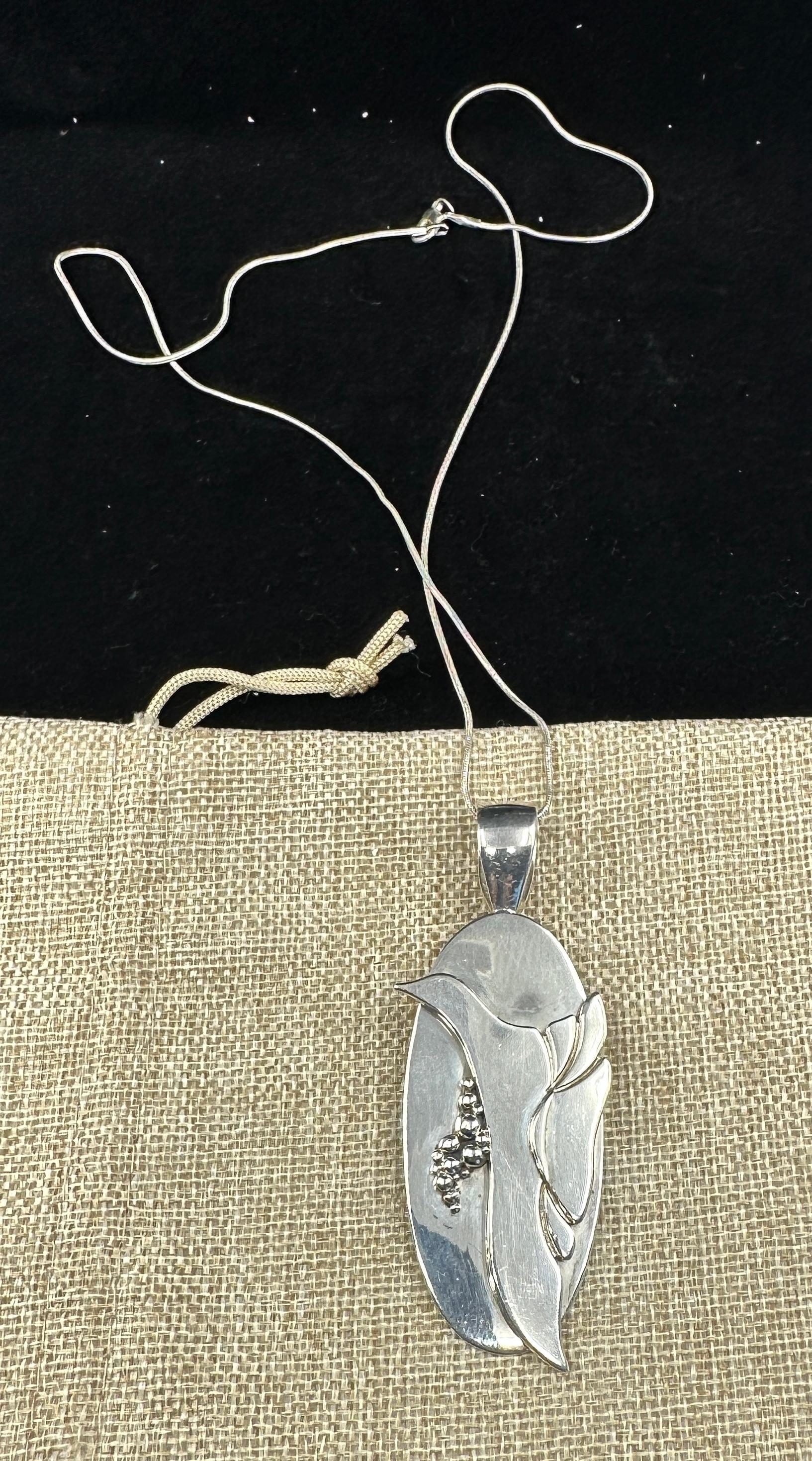 David and Phil Zachary Collana di uccelli Navajo in argento sterling Nativi americani in vendita 6