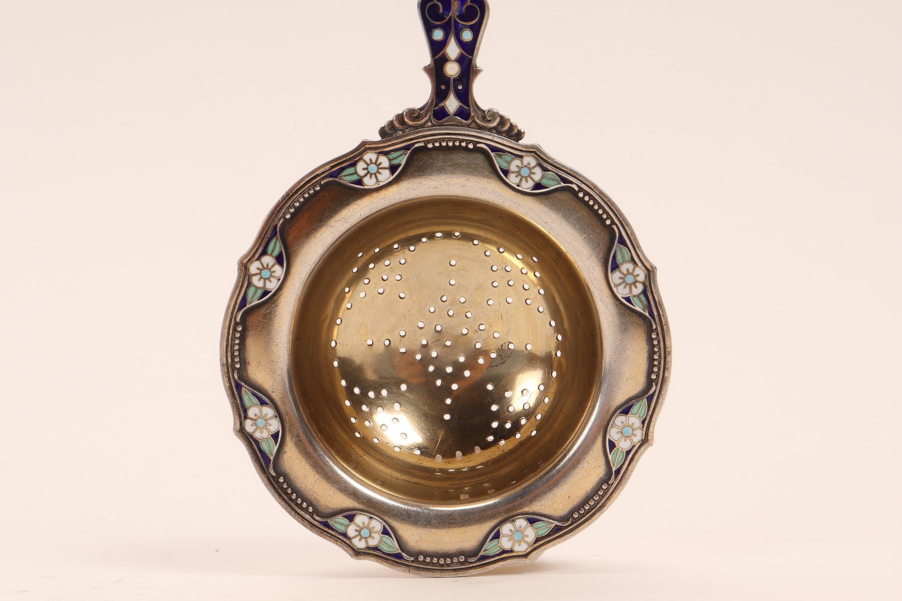 Danese Colino da tè in argento e smalti David Andersen, Danimarca, 1900. in vendita