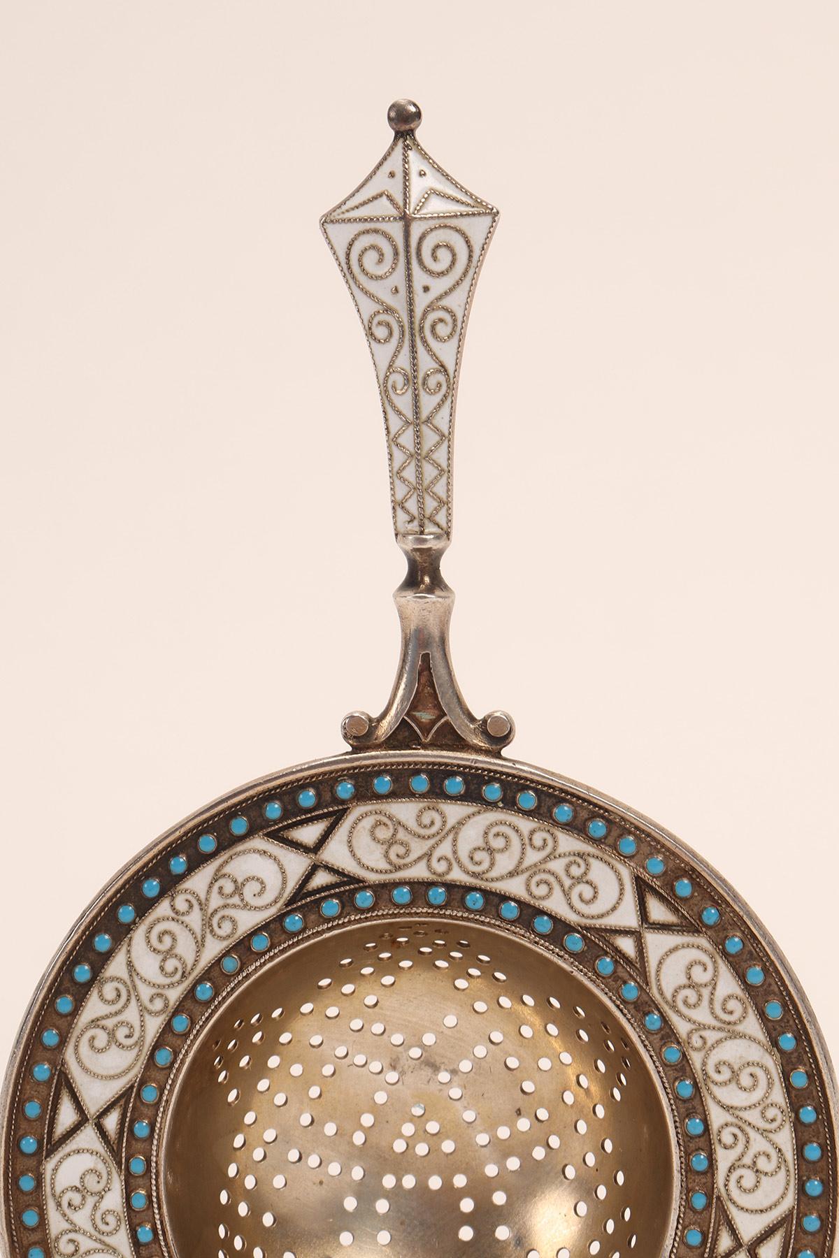 David Andreson Silver and Enamels Tea Strainer, Denmark, 1900 In Good Condition In Milan, IT