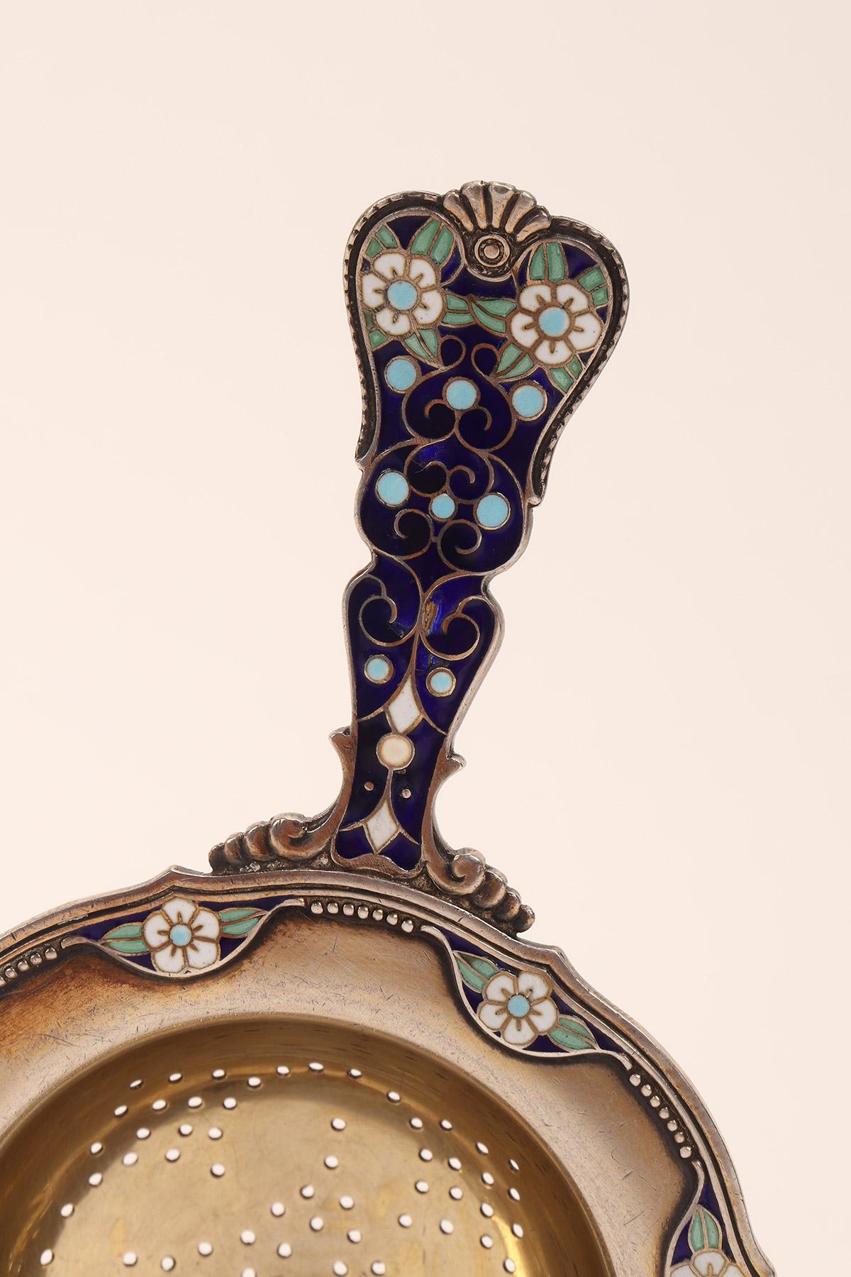 David Andreson Silver and Enamels Tea Strainer, Denmark, 1900.  In Good Condition For Sale In Milan, IT