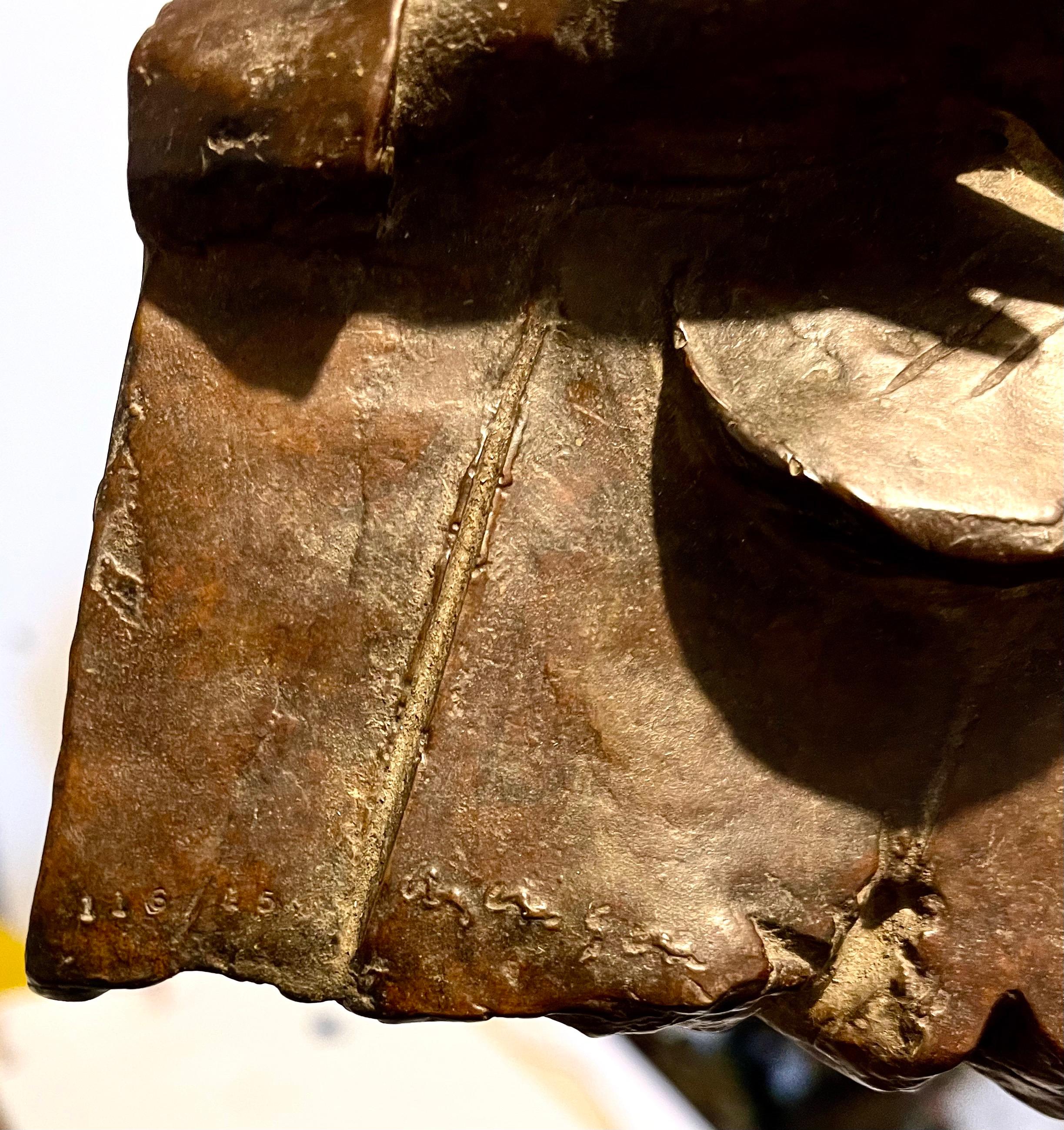 Escultura de bronce Relieve Trovador Figurativo Modernista estadounidense David Aronson en venta 7