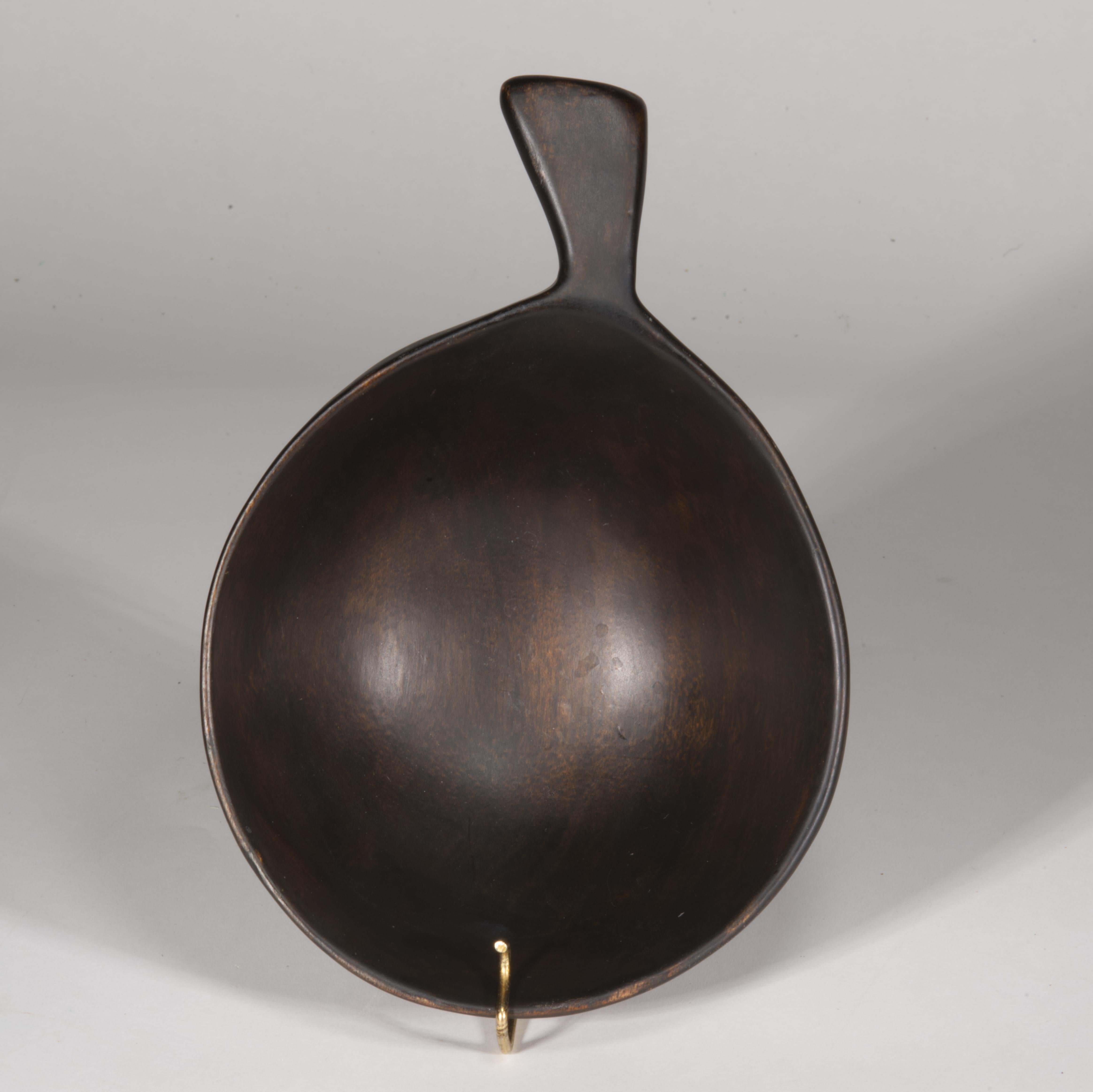 20ième siècle David Auld Bol asymétrique en Wood Wood Wood avec anse, années 1960 en vente