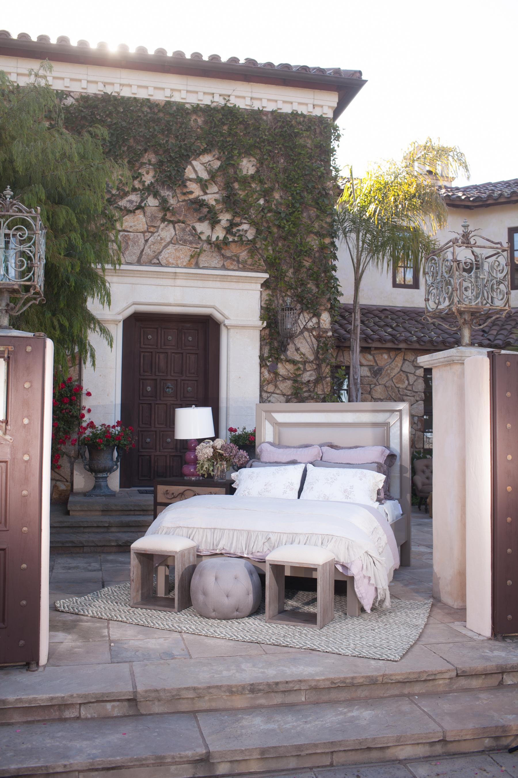David Bed In New Condition For Sale In Carmel, CA