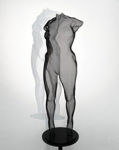 OSOZ, 2023, scultura in maglia d'acciaio