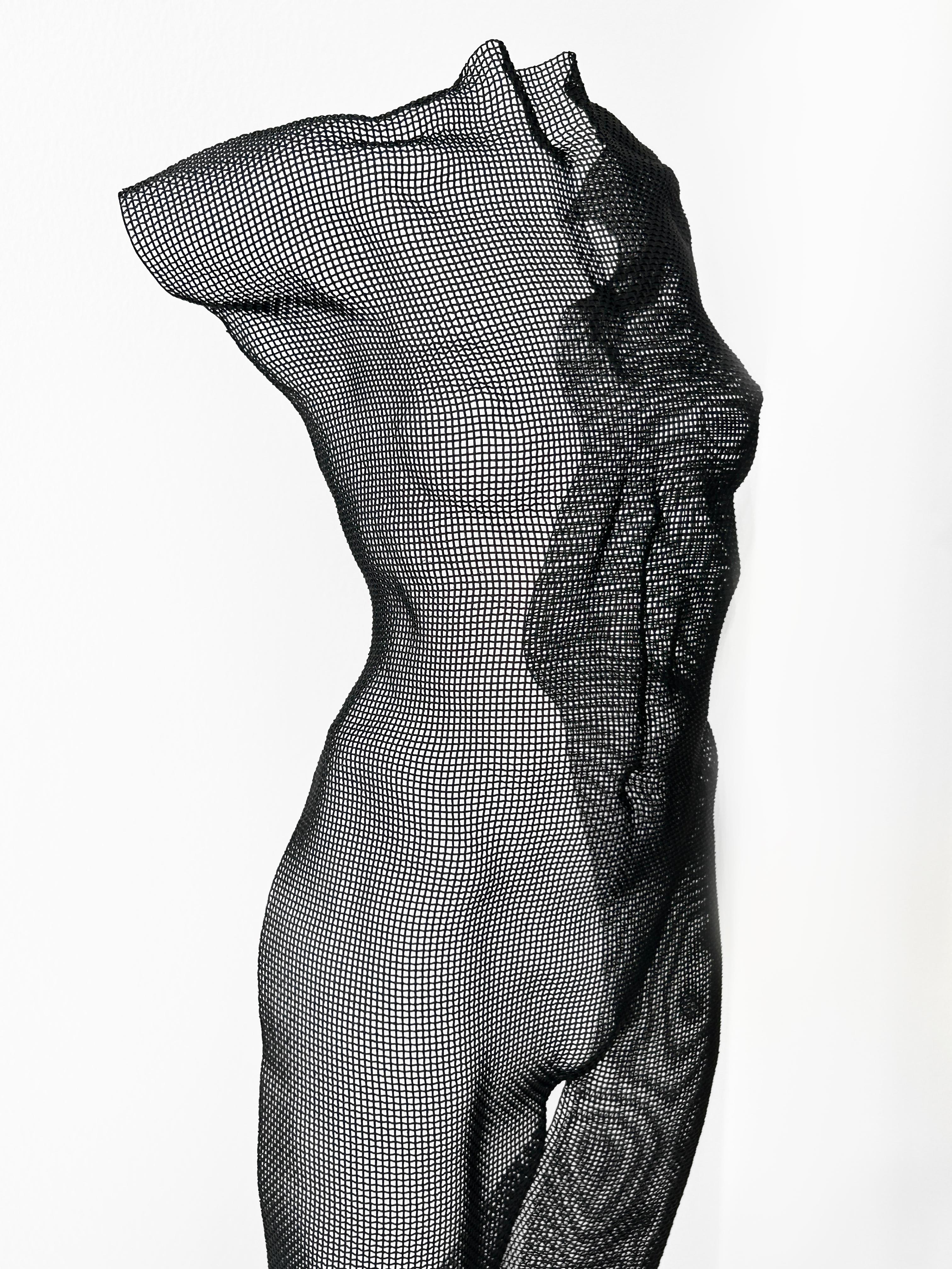 YUBE, 2021, Stahlgeflecht-Skulptur – Sculpture von David Begbie
