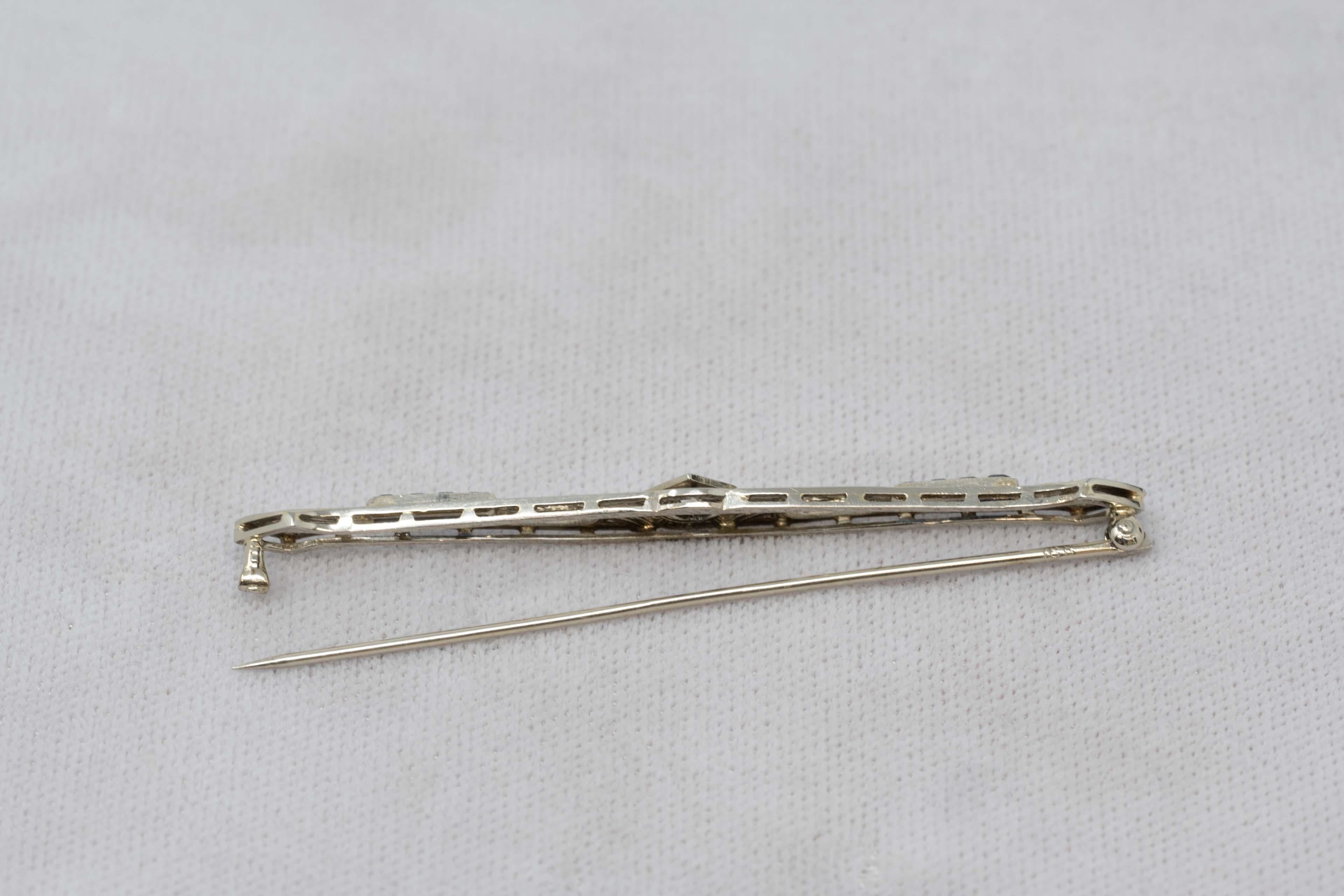 Brilliant Cut David Belais 18k White Gold & Diamond Art Deco Brooch For Sale