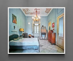 Camera da letto blu all’Avana, Cuba - Stampa a pigmenti d’archivio, 44 x 55 pollici, incorniciata