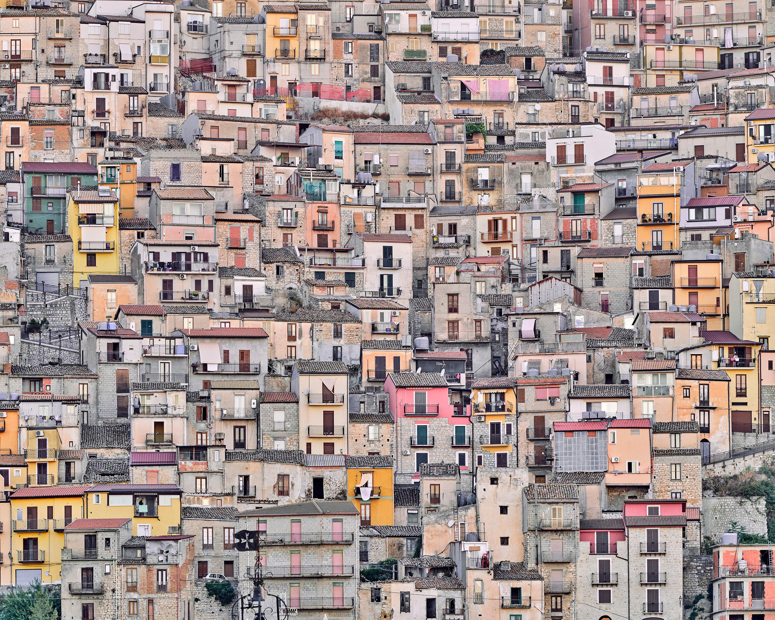 Sicile, Italie

Tailles disponibles :
21 x 26 pouces : Edition de 7 exemplaires
32 x 40 pouces : Edition de 7 exemplaires
44 x 55 pouces : Edition de 10 exemplaires
59 x 73,5 pouces : Édition de 5

David Burdeny (né en 1968. Winnipeg, Canada) a
