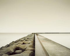 David Burdeny - Harbour Wall, Suo-nada Sea, Japon, 2010, Imprimé d'après