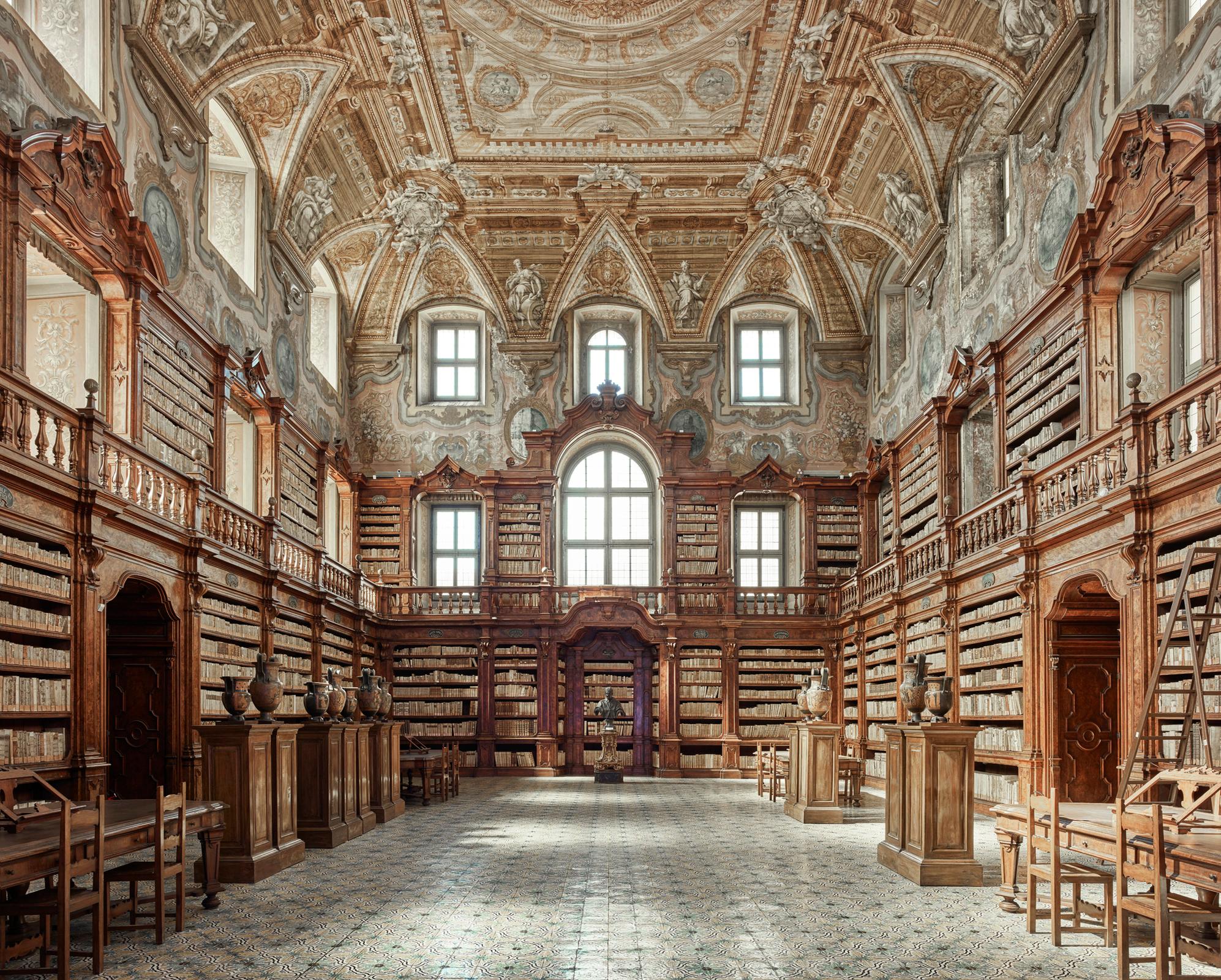 Bibliothèque, serviettes, Italie, Photographie 2016, Imprimé d
après David Burdeny