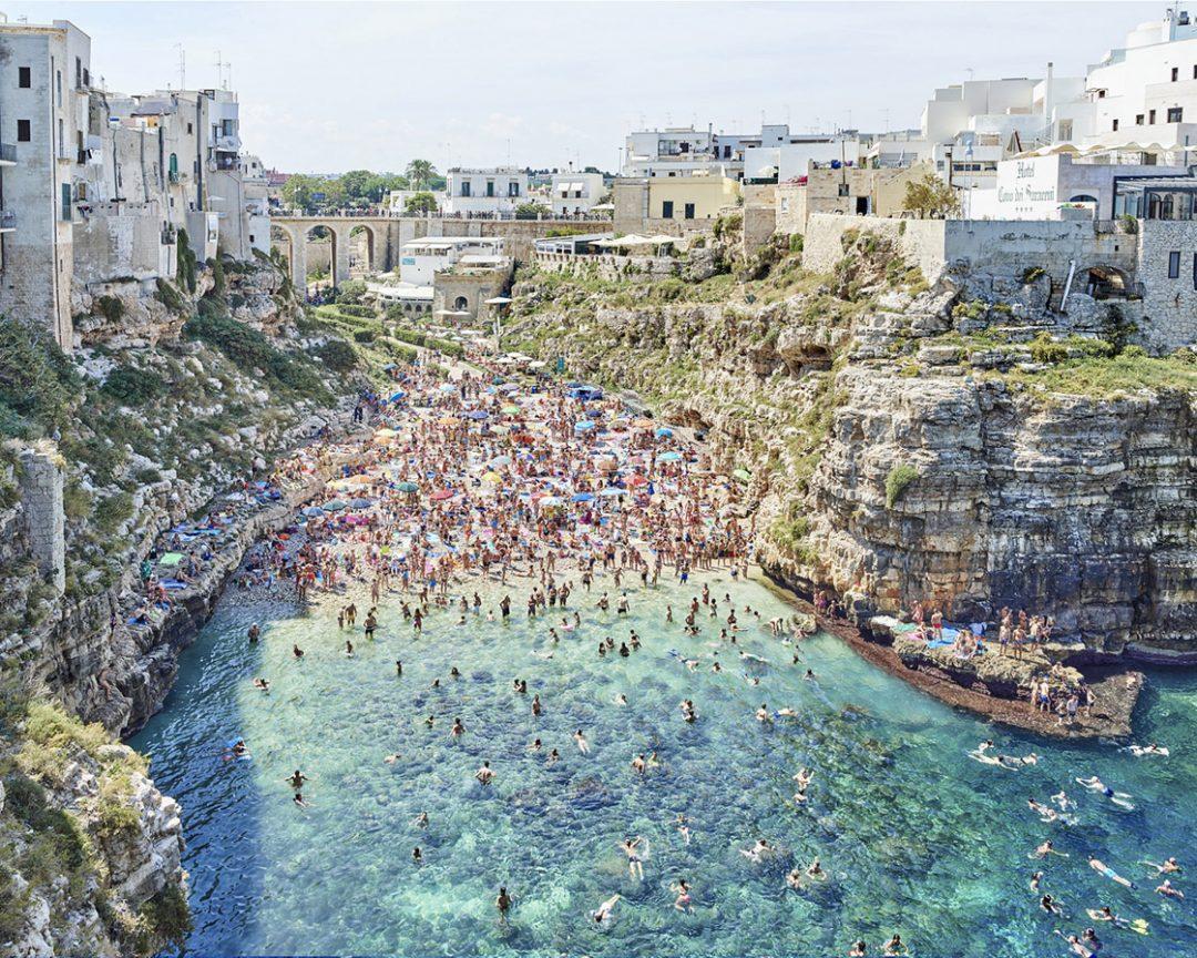 David Burdeny - Polignano A Mare (mid-day) Bari, Italie, 2016, Imprimé d
après