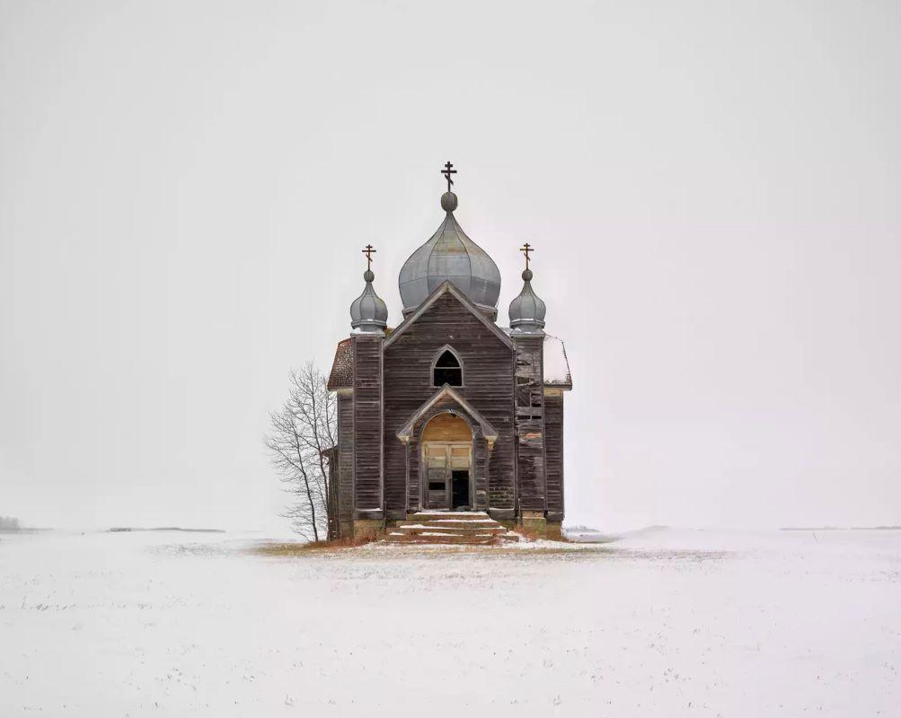 David Burdeny (b. 1968. Winnipeg, Canada) graduated with a Masters in Architecture and Interior Design and spent the early part of his career practicing in his field before establishing himself as a photographer. Burdeny translates his intimate