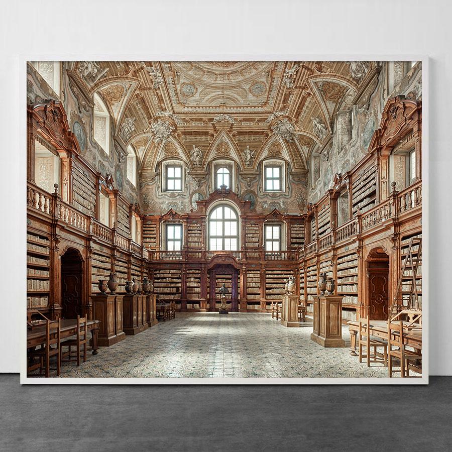 Bibliothèque de Naples, Italie par David Burdeny en vente 1