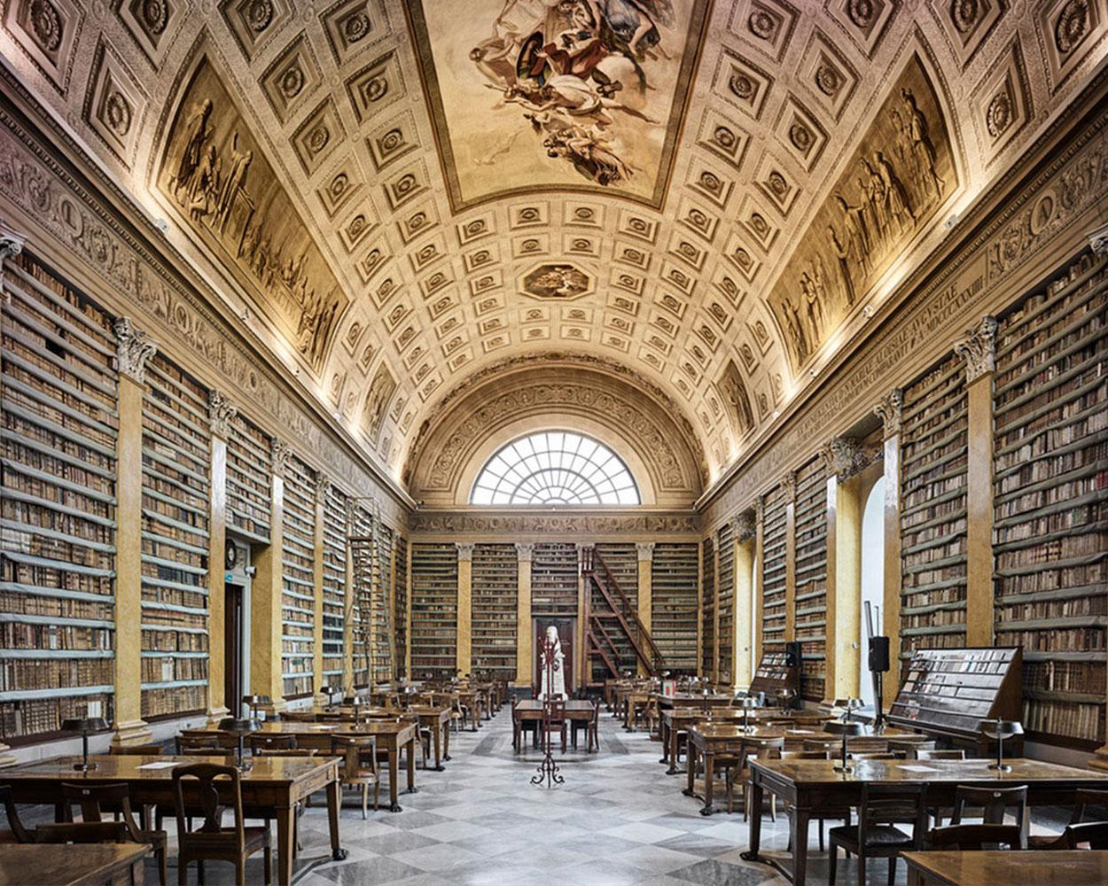 Archivpigmentdruck - Aufgespannt und gerahmt

60 x 75 Zoll - Auflage von 5

Fragen Sie uns nach individuellen Einrahmungsmöglichkeiten.

CHROMA präsentiert die EUROPA-Reihe von David Burdeny. Limitierte Auflage, mit Echtheitszertifikat, Unterschrift