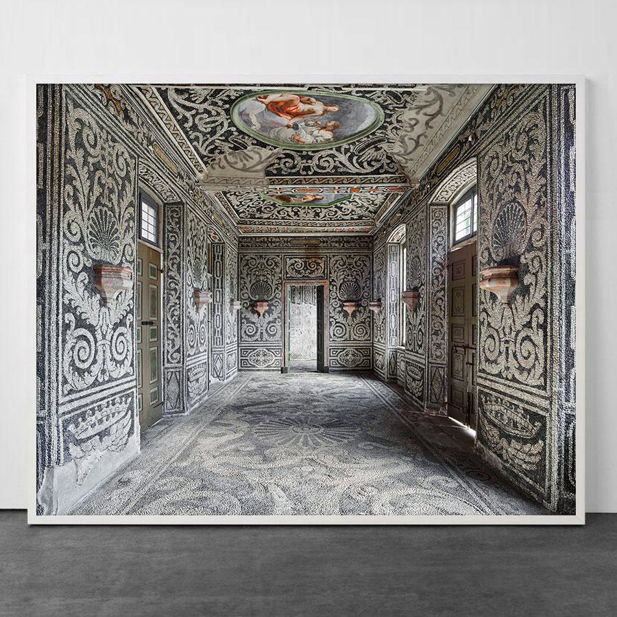 Palazzo Borromeo, Arese, Cesano Maderno, Italie - Print de David Burdeny
