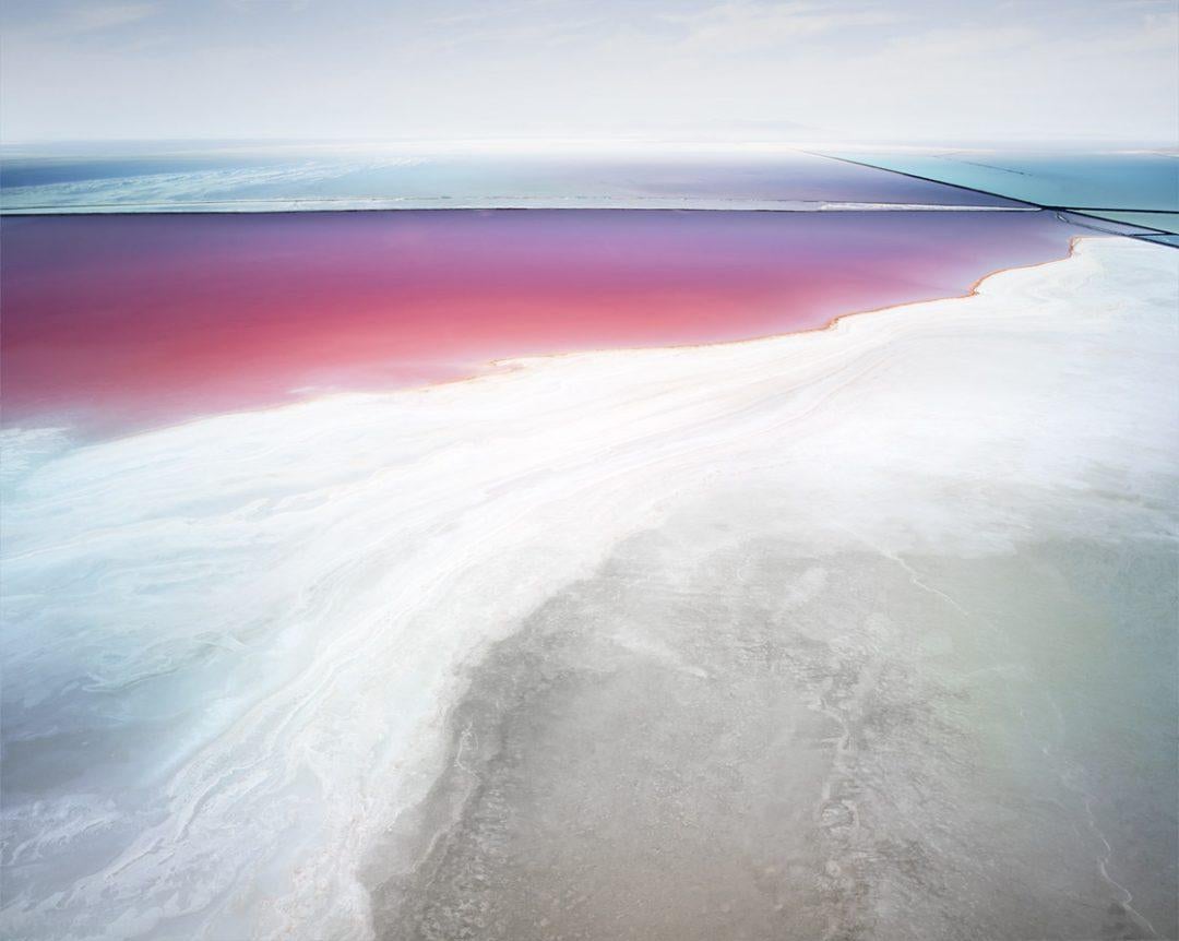 Color Photograph David Burdeny - Étude Saltern Study 19, Grand lac de Salt, Utah, États-Unis - Photographie grand format