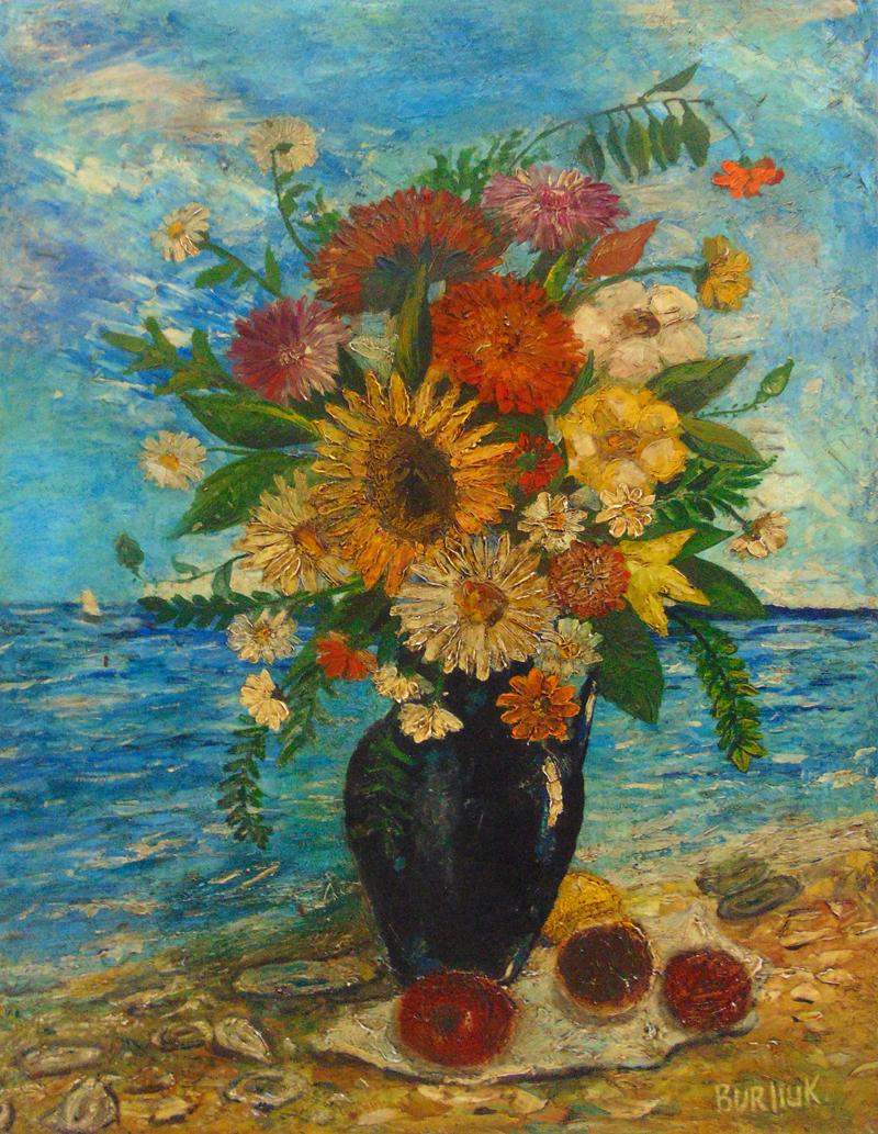 Still-Life Painting de David Burliuk - Jarrón de flores en la orilla del mar