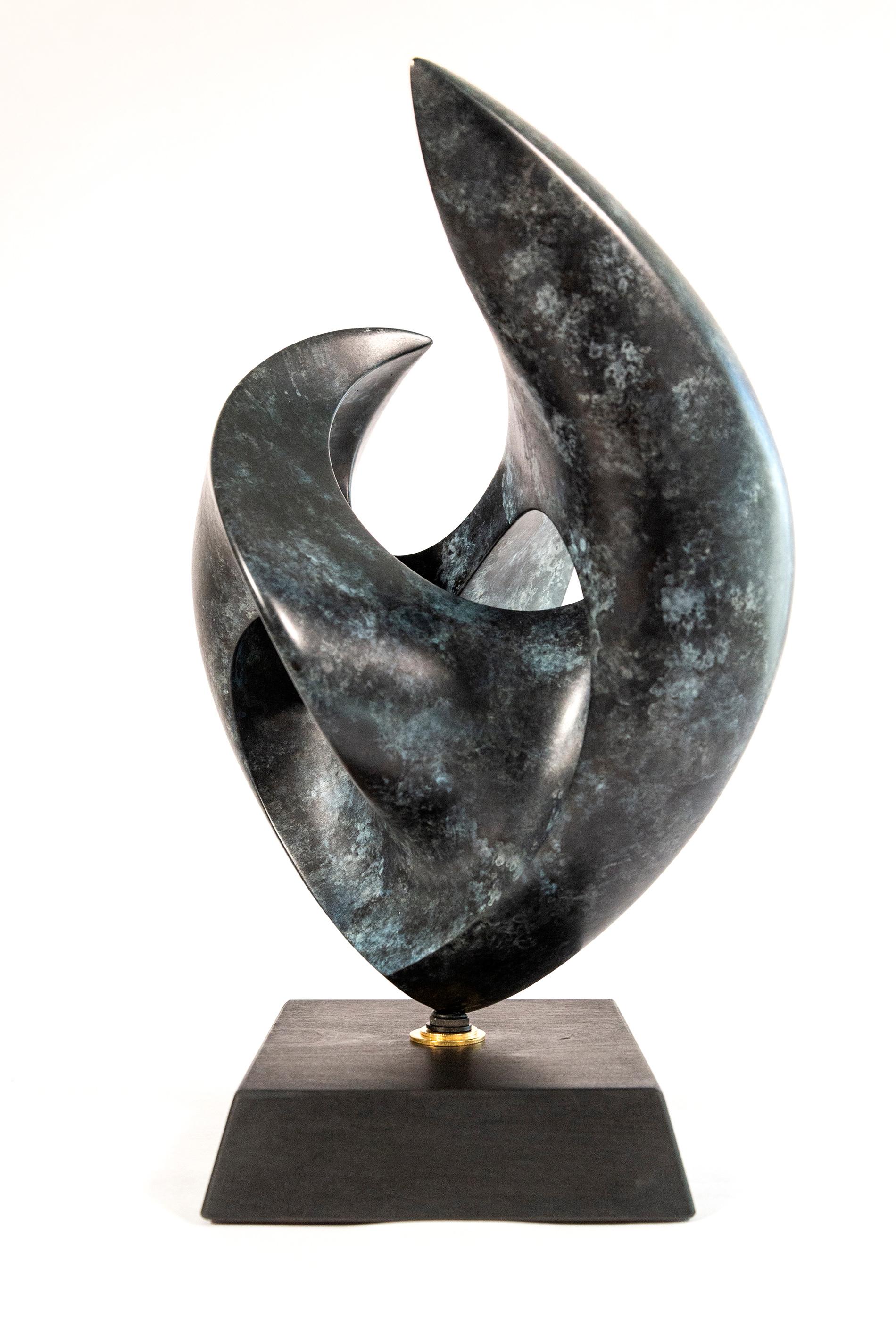 Rhapsody Ed. 1/15 - glatte, polierte, abstrakte Skulptur aus Bronze und Mahagoni, glatt – Sculpture von David Chamberlain