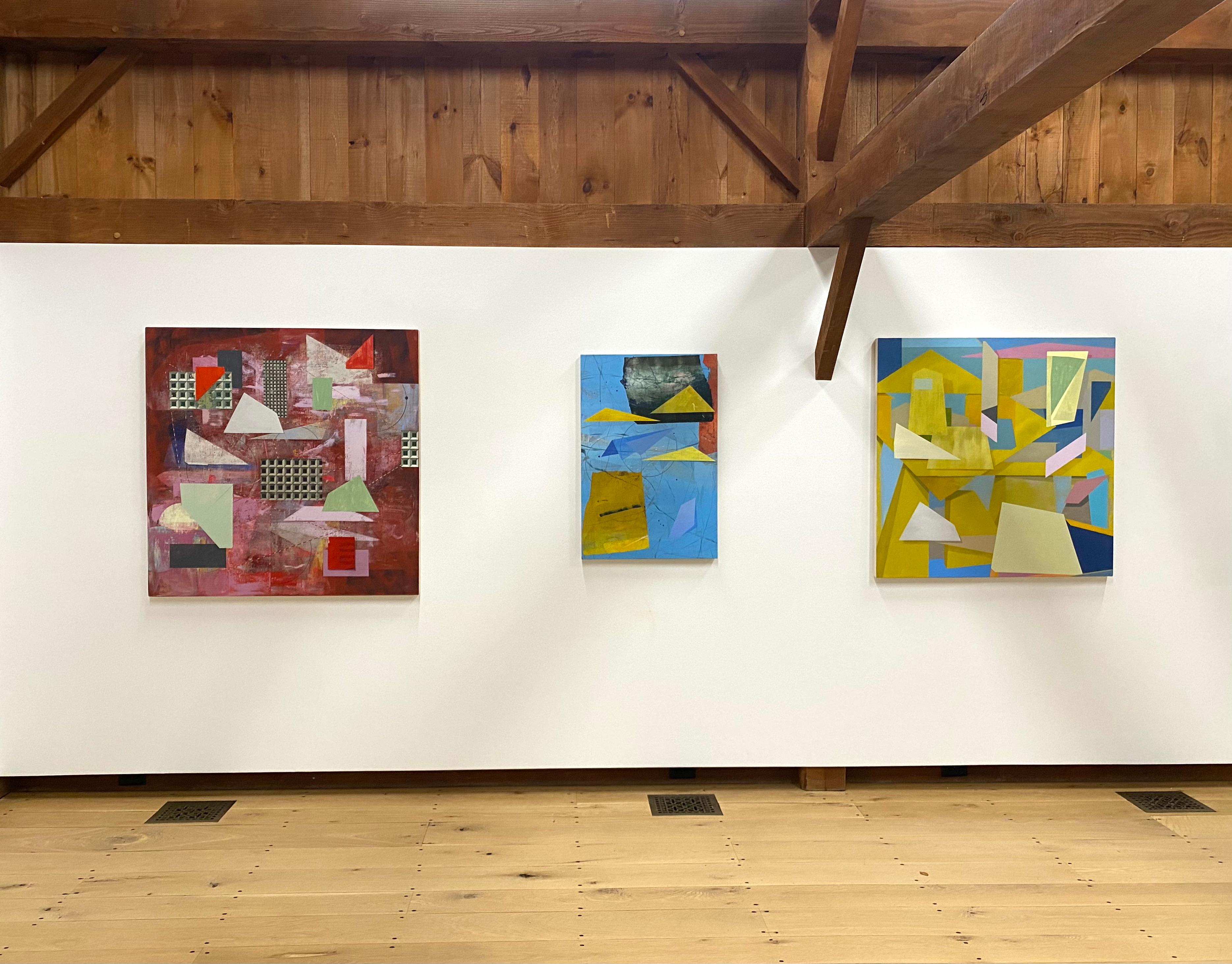 The Visitors, Himmelblau, Gelb, Schwarz, Rot Geometrische abstrakte Formen, Dreiecke – Painting von David Collins