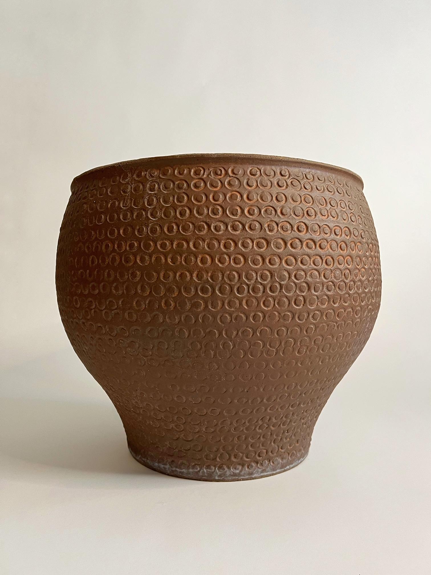 Impressive 1960s David Cressey stoneware planter designed for Architectural Pottery from the Pro-Artisan series. The planter is unglazed and has the famous 