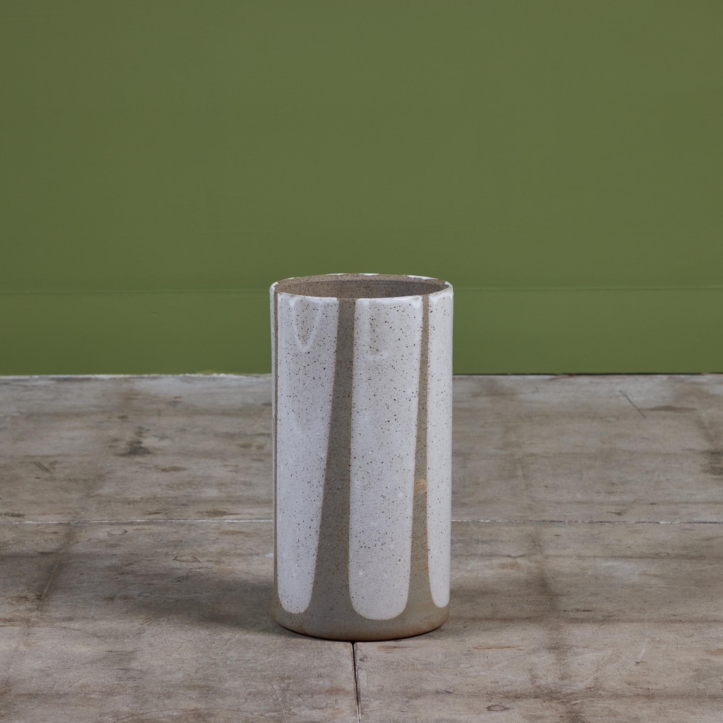 Americano David Cressey Vaso cilindrico con smalto a fiamma per Architectural Pottery in vendita