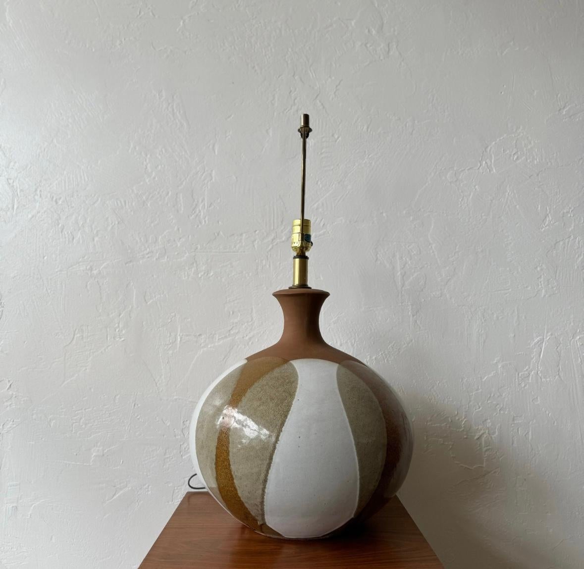A rare table lamp by California ceramicist David Cressey in his popular flame glaze pattern. 

No cracks, chips or repairs. 

