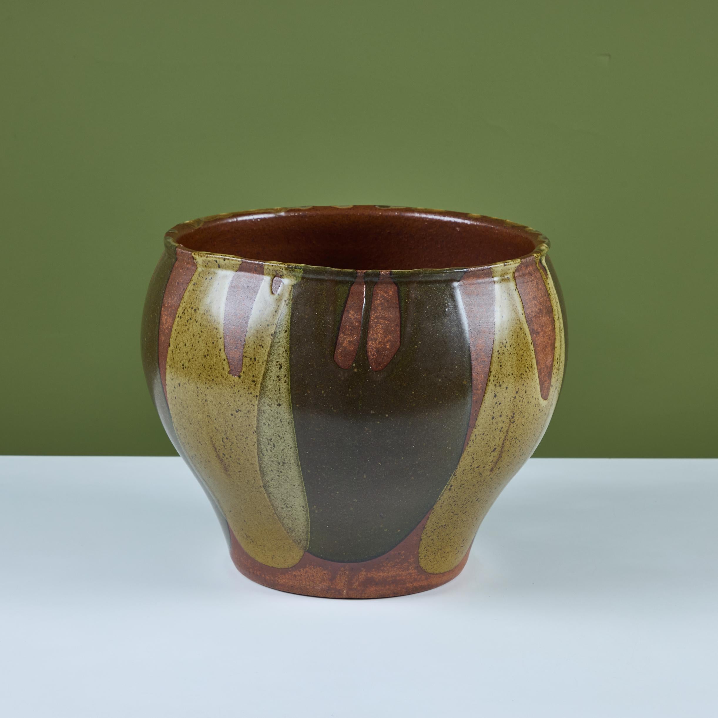 Grünes Flammenglasiertes Pflanzgefäß von David Cressey für Architectural Pottery (Mitte des 20. Jahrhunderts) im Angebot