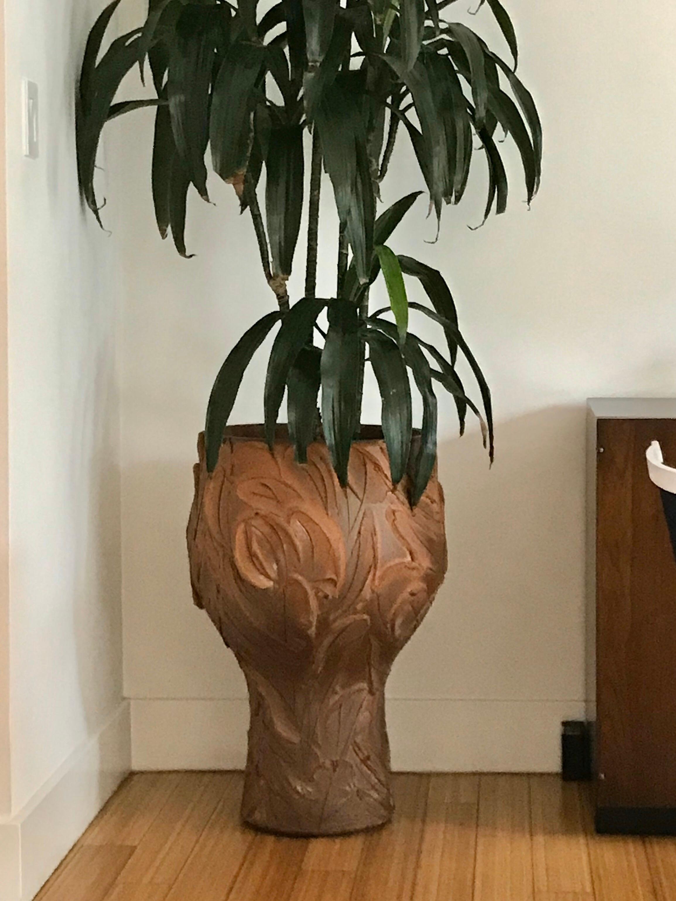 A great California design planter as art.
Handcrafted reduction fired natural stoneware of Cressey's own 
