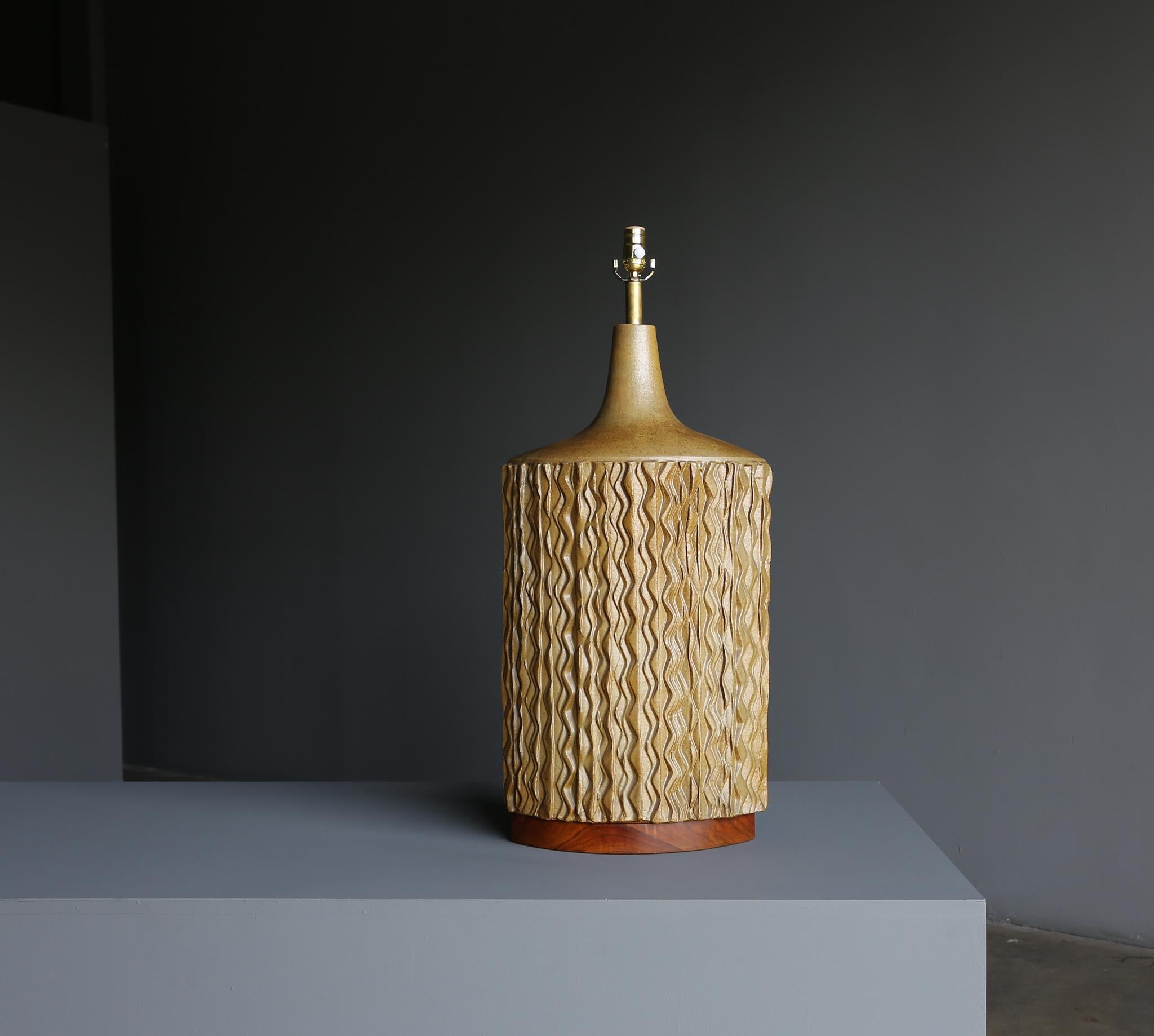 Lampe de table monumentale en céramique de David Cressey, vers 1970 en vente 2