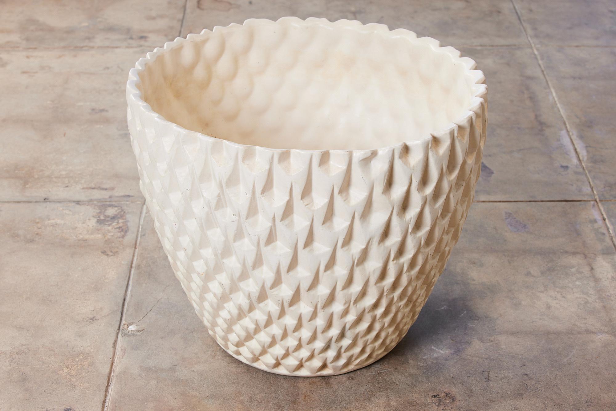 David Cressey Phoenix-1 Planter in White Glaze for Architectural Pottery In Excellent Condition For Sale In Los Angeles, CA