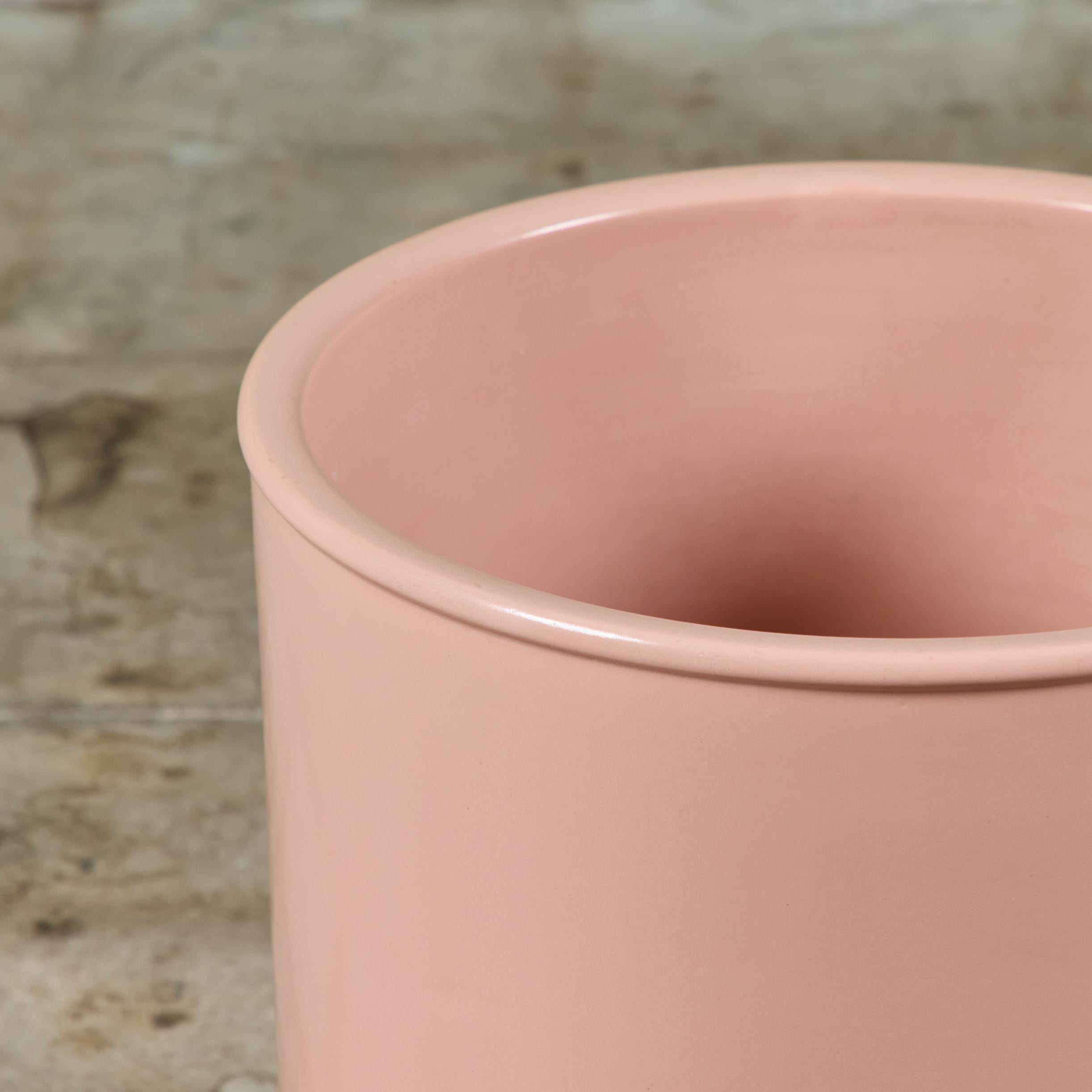 David Cressey Pink Glazed Bullet Planter pour Architectural Pottery en vente 7