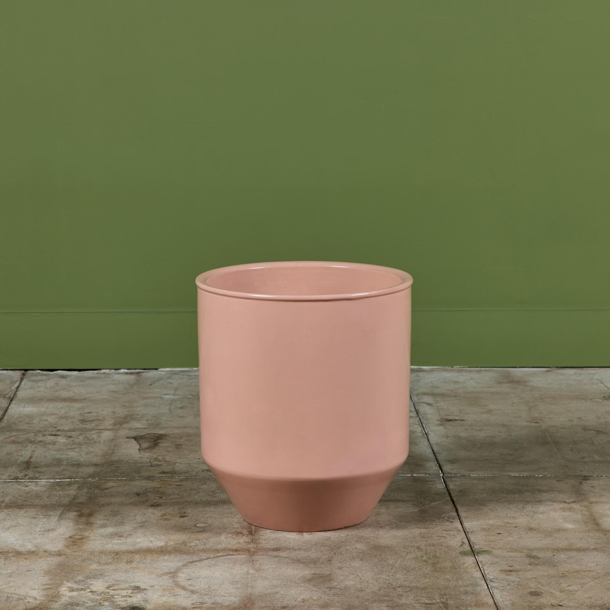 Américain David Cressey Pink Glazed Bullet Planter pour Architectural Pottery en vente