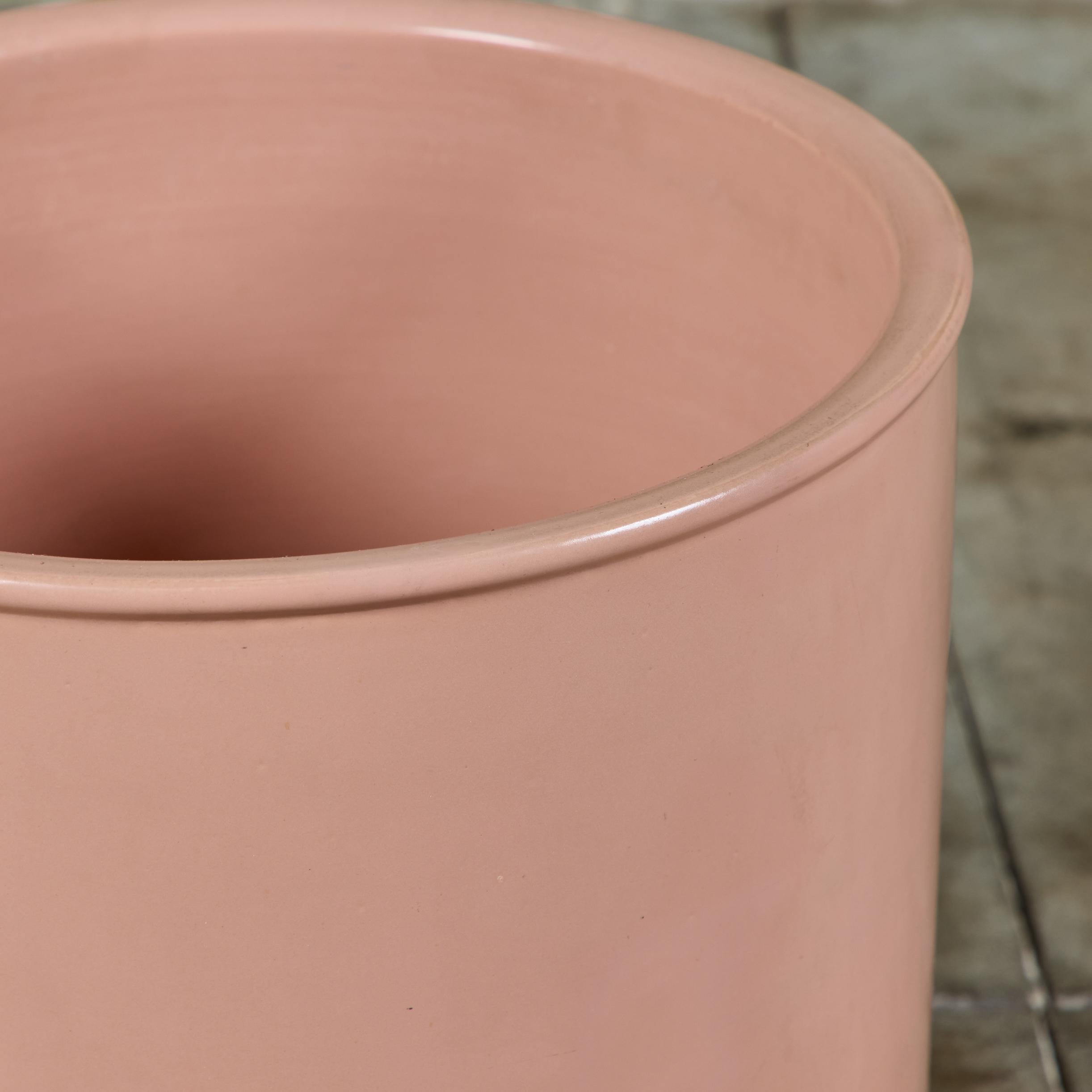 Grès David Cressey Pink Glazed Bullet Planter pour Architectural Pottery en vente