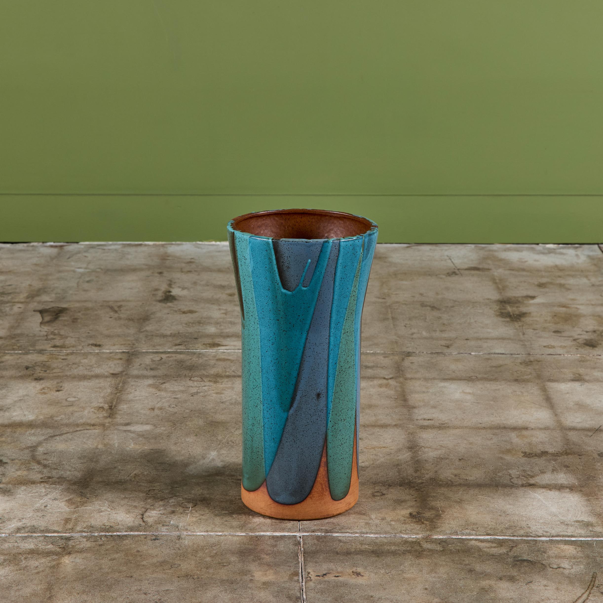 XX secolo David Cressey Pro/Artisan Urna di sabbia blu smaltata a fiamma per Architectural Pottery in vendita