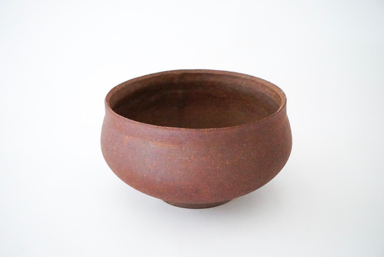 Vintage 1960s ceramic bowl / planter from David Cressey's Pro/Artisan collection for Architectural Pottery. The unglazed planter has vaguely bowed sides and a flattened lip as pictured. Proper drainage hole. Small and insignificant chip as pictured