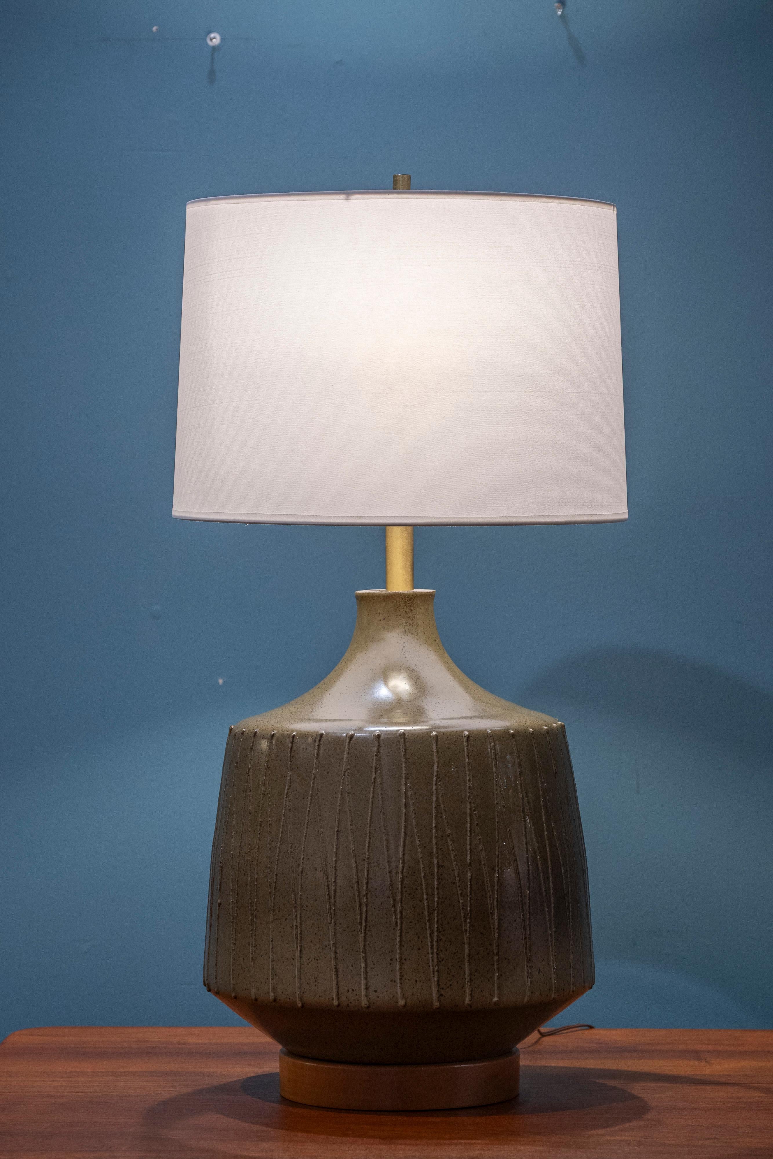 Lámpara de sobremesa de cerámica David Cressey Pro Artisan Moderno de mediados de siglo en venta