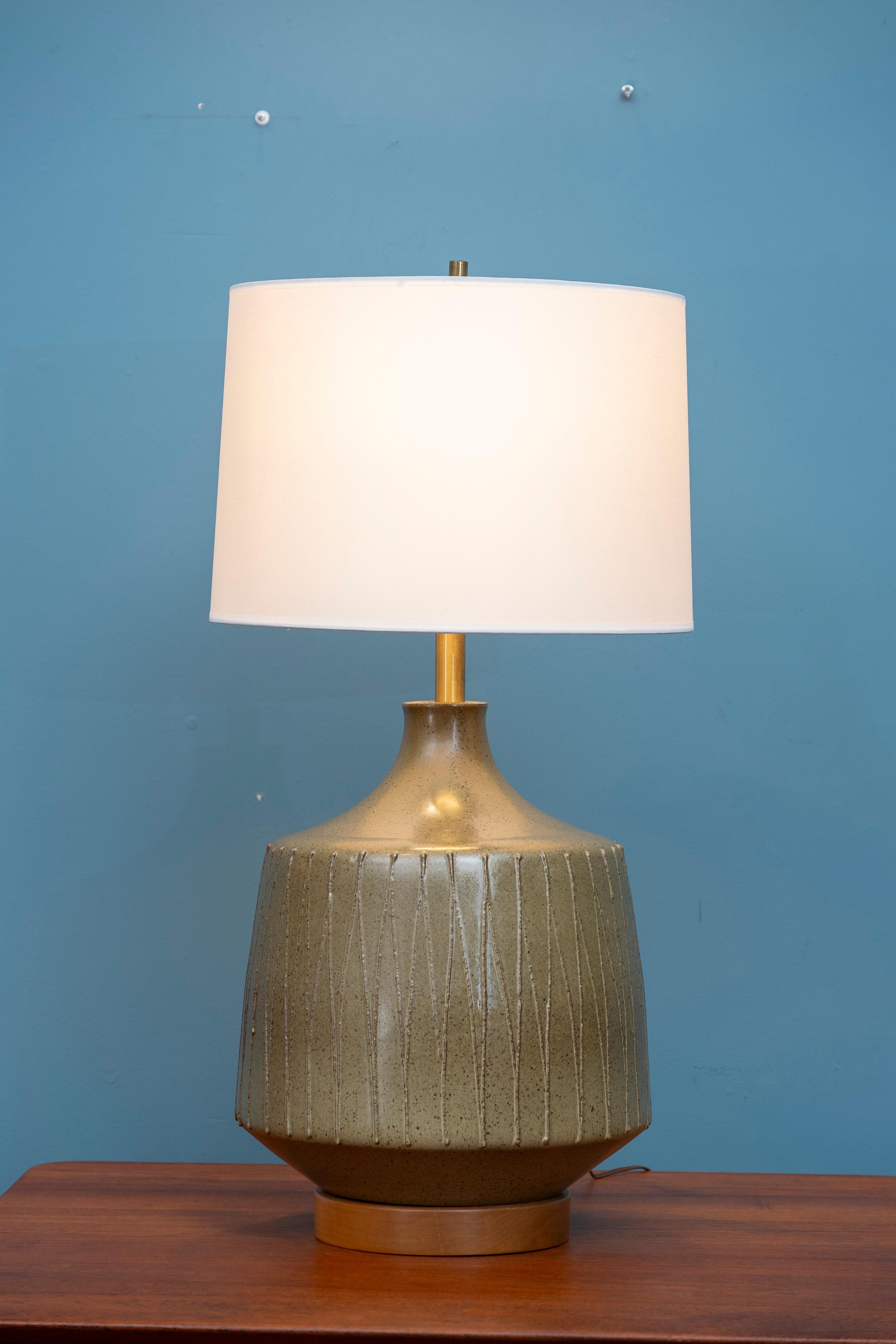 Lámpara de sobremesa de cerámica David Cressey Pro Artisan Estadounidense en venta