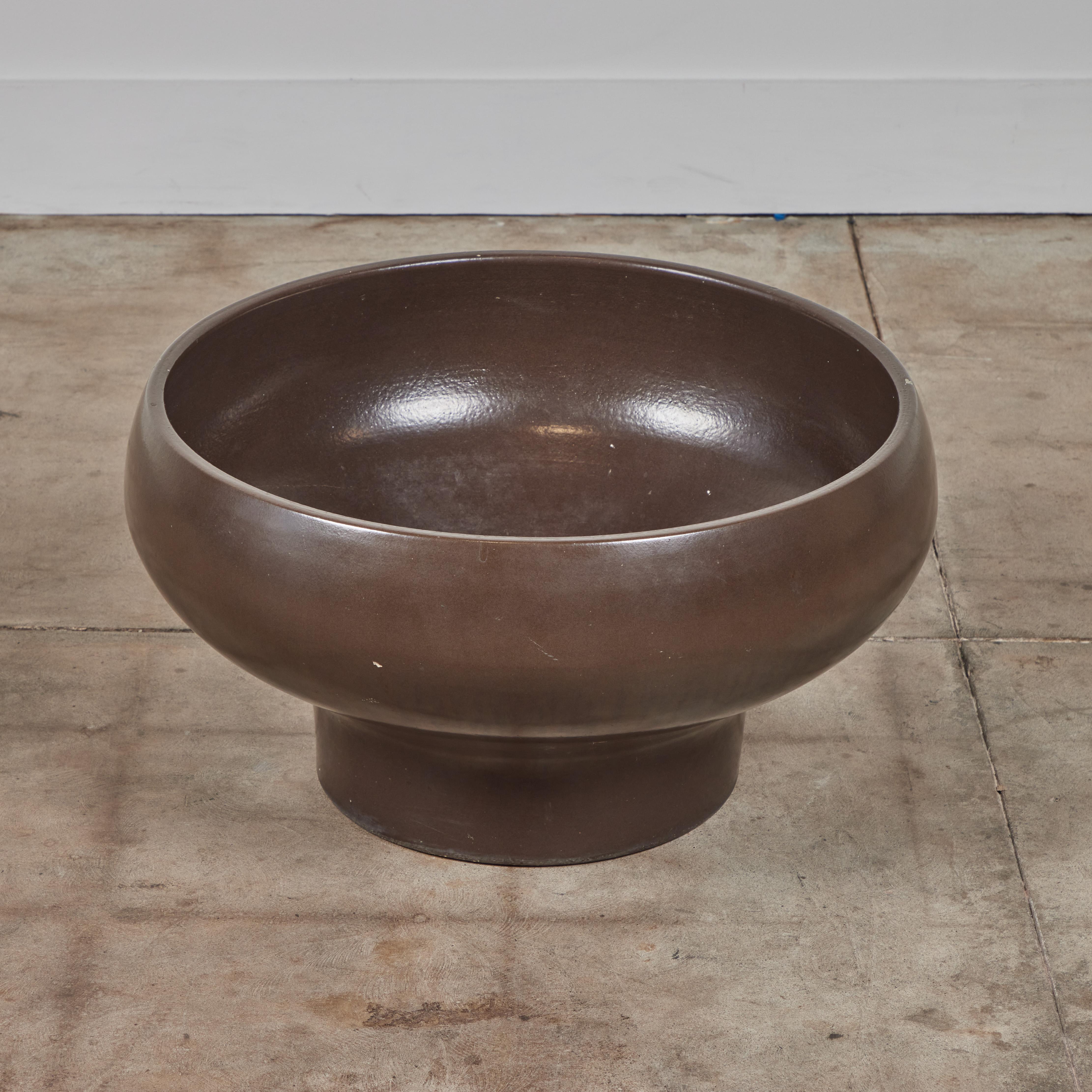 David Cressey Pro/Artisan Mocha Glazed Bowl Planter for Architectural Pottery In Excellent Condition For Sale In Los Angeles, CA