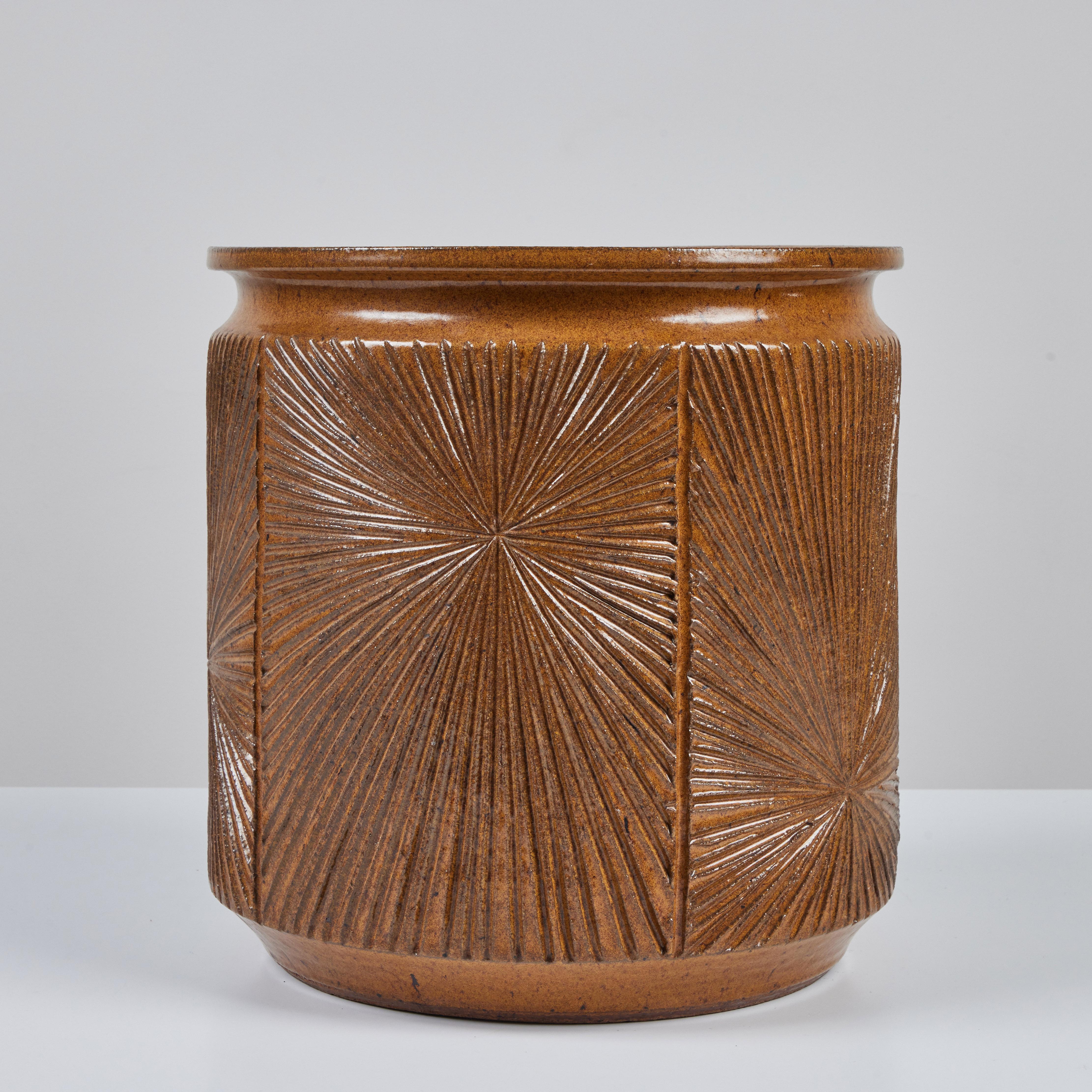 David Cressey & Robert Maxwell for Earthgender “Sunburst” Planter In Excellent Condition For Sale In Los Angeles, CA