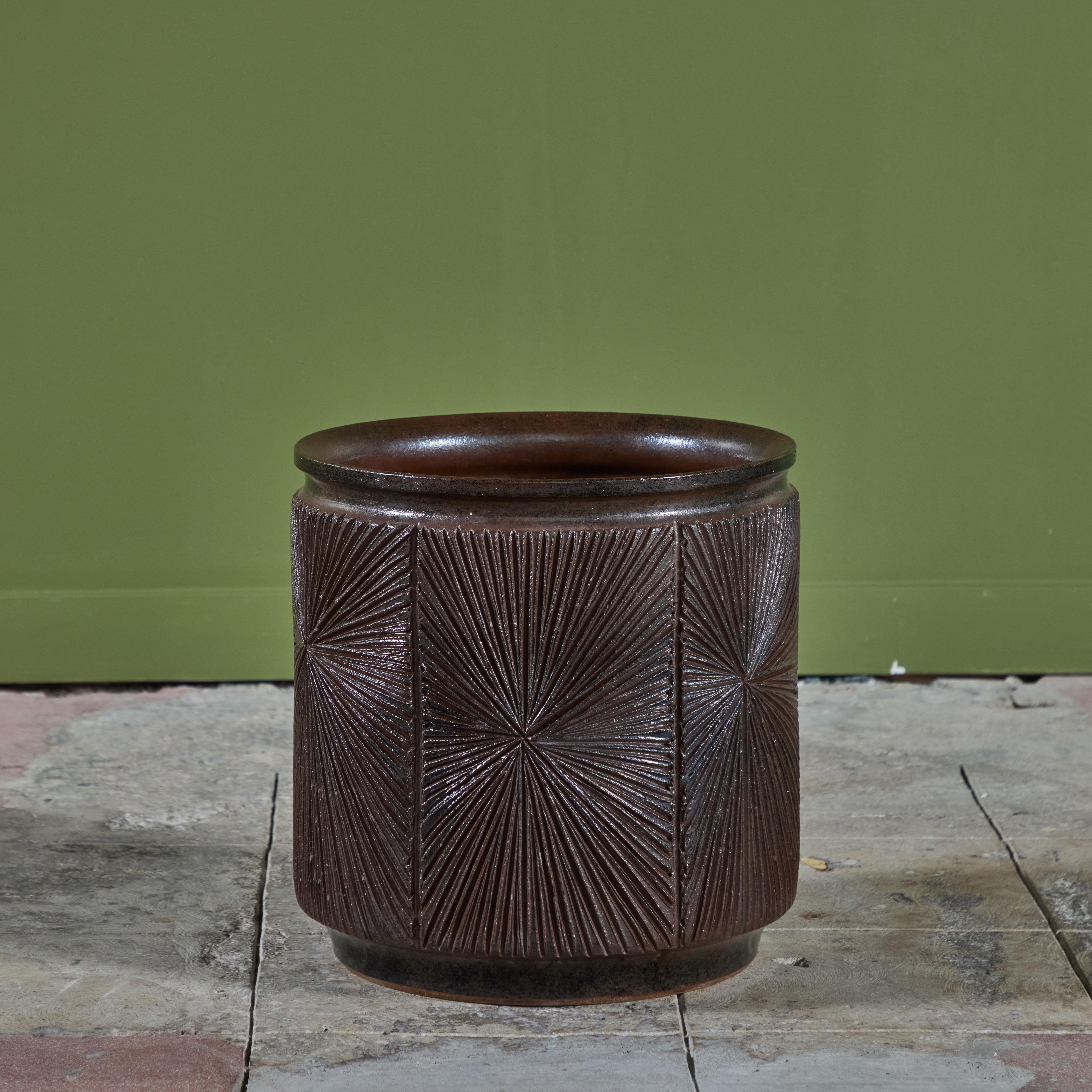 David Cressey & Robert Maxwell “Sunburst” Planter for Earthgender In Excellent Condition For Sale In Los Angeles, CA