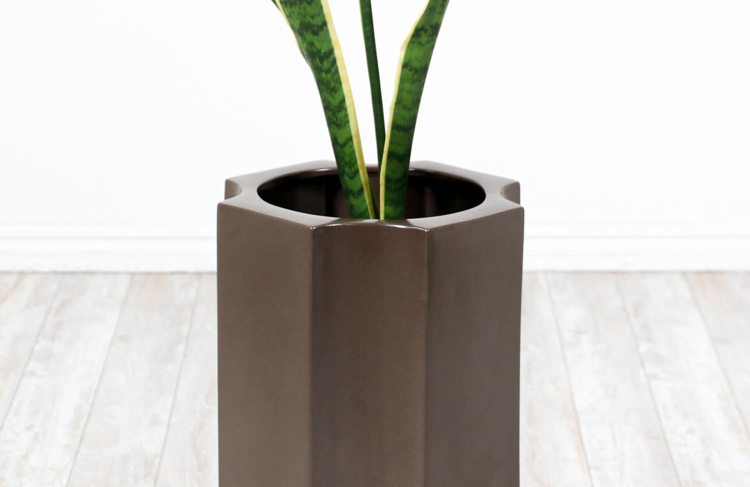 David Cressey Sculpted Geometric Brown Planter for Architectural Pottery In Excellent Condition In Los Angeles, CA
